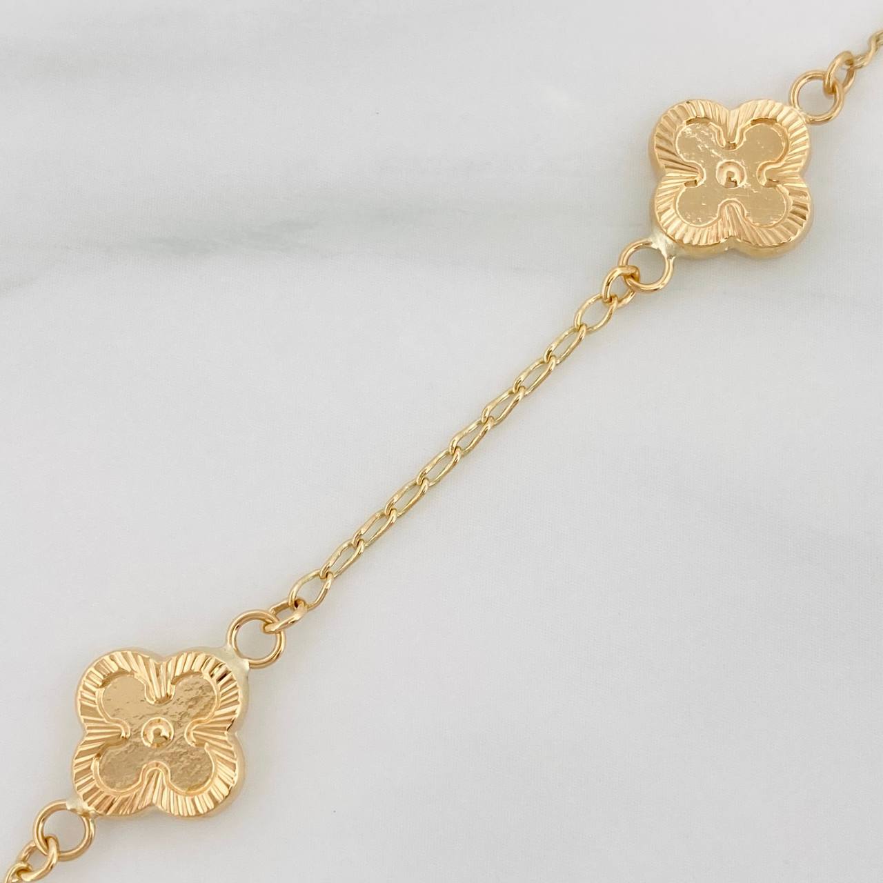 Pulso Espiga Trebol 3.55g / 19cm / 1.31mm Oro Amarillo 18K