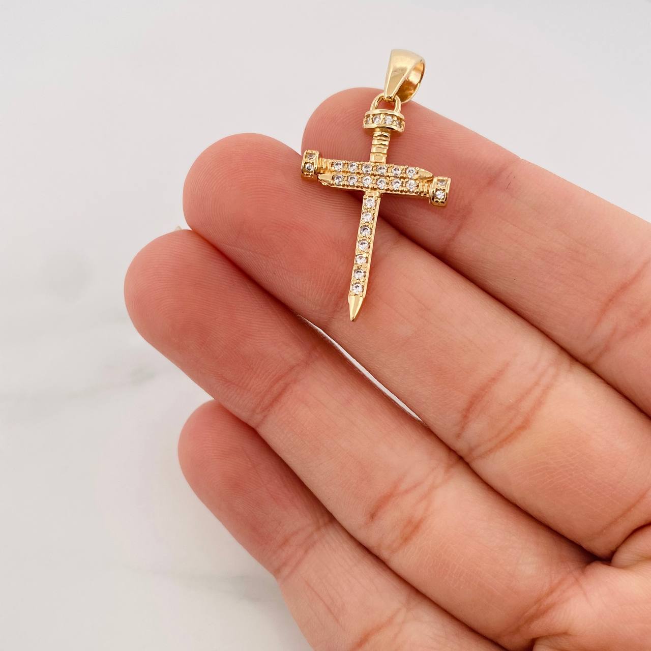 Dije Cruz Clavo 2.4g / 3.05cm Oro Amarillo 18K