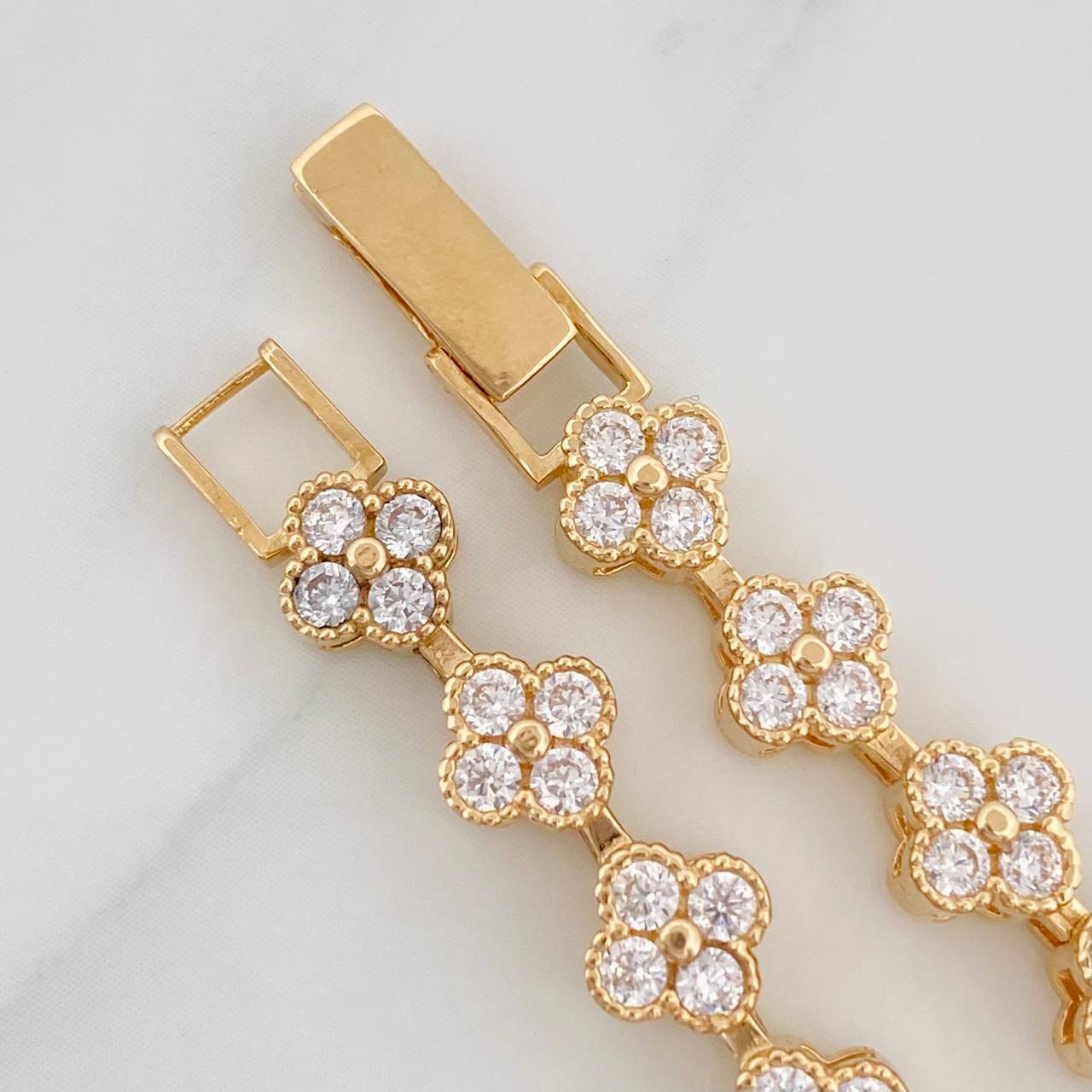 Pulso Flores 13.2g / 19cm / 6.1mm Oro Amarillo 18K