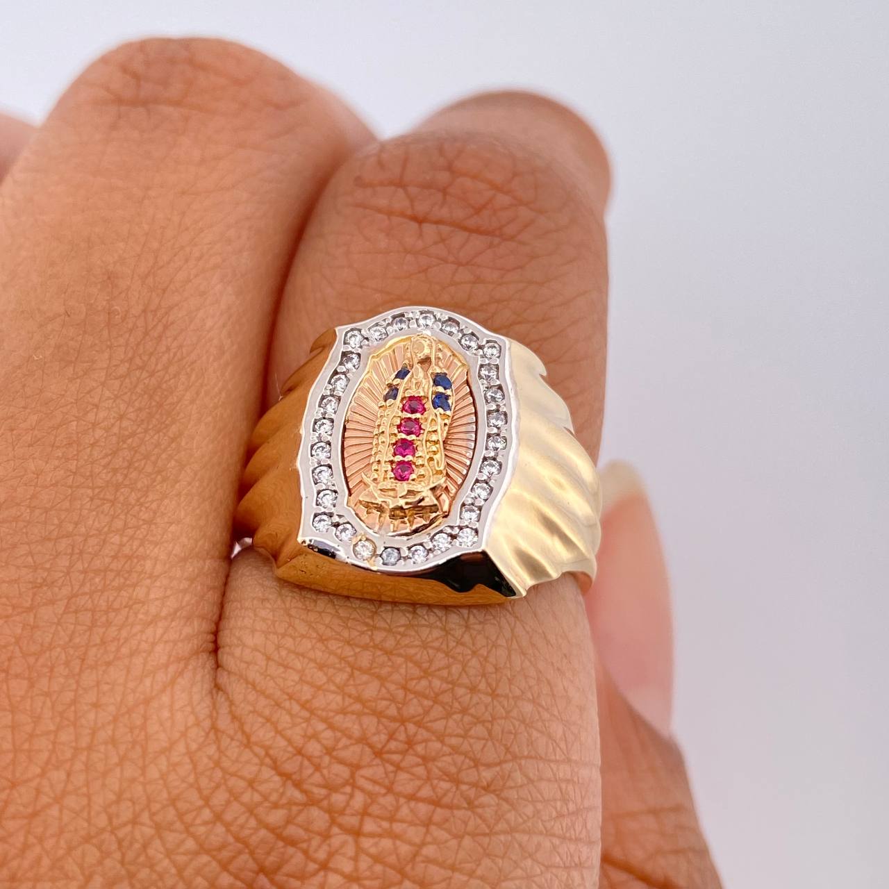 Anillo Virgen De Guadalupe 6.2gr / T7 1/4 / Tres Oros 18K $