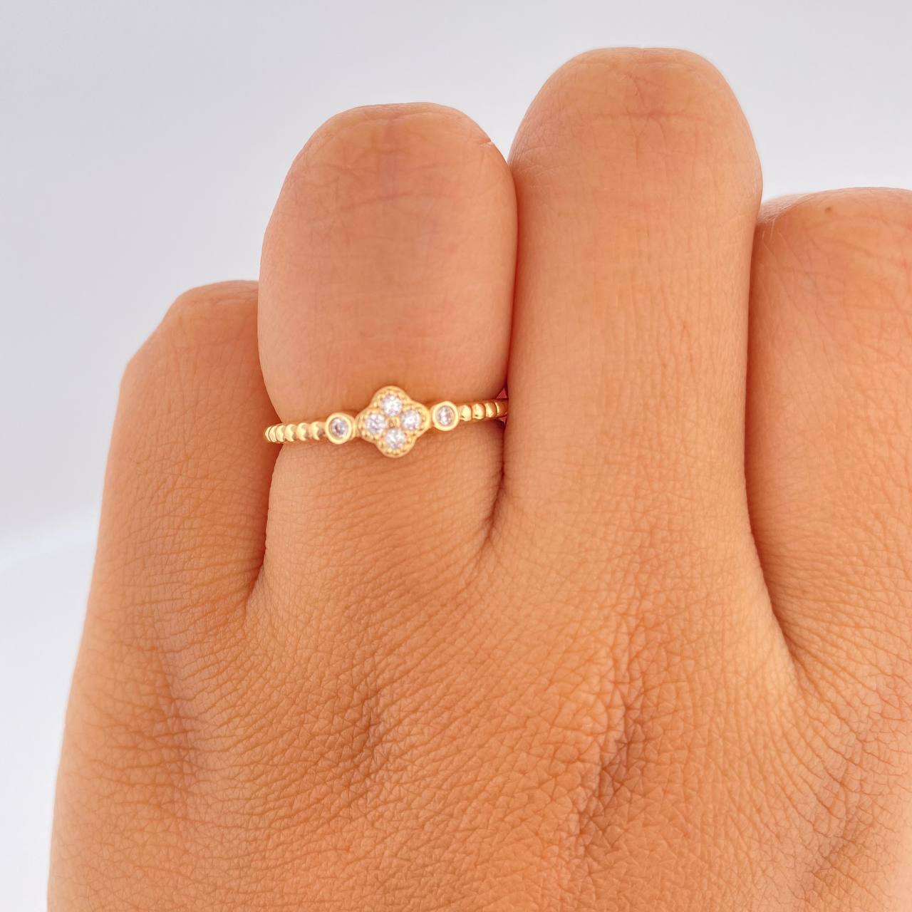 Anillo Trebol 1.75gr / T5 3/4 / Oro Amarillo 18K $