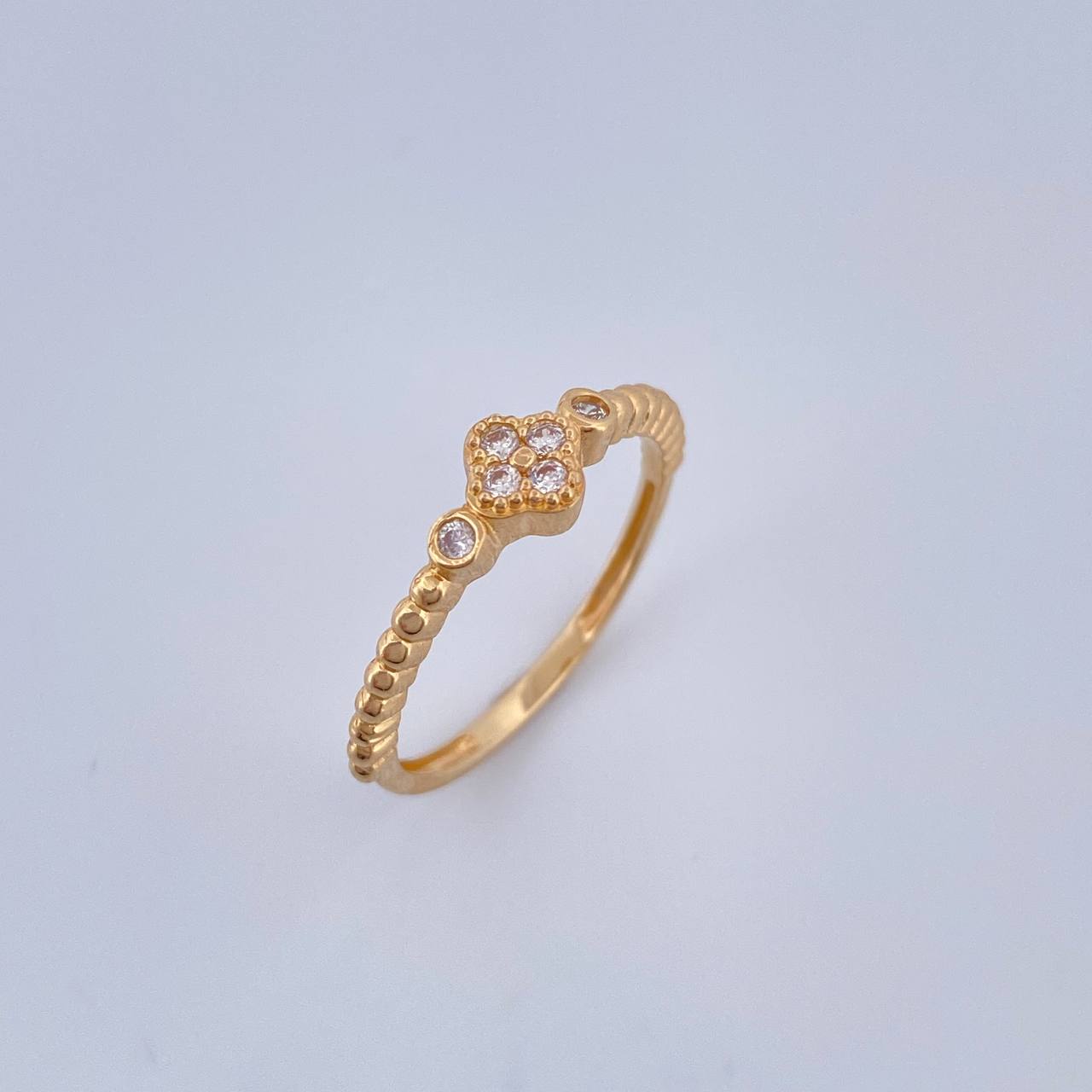 Anillo Trebol 1.75gr / T5 3/4 / Oro Amarillo 18K $
