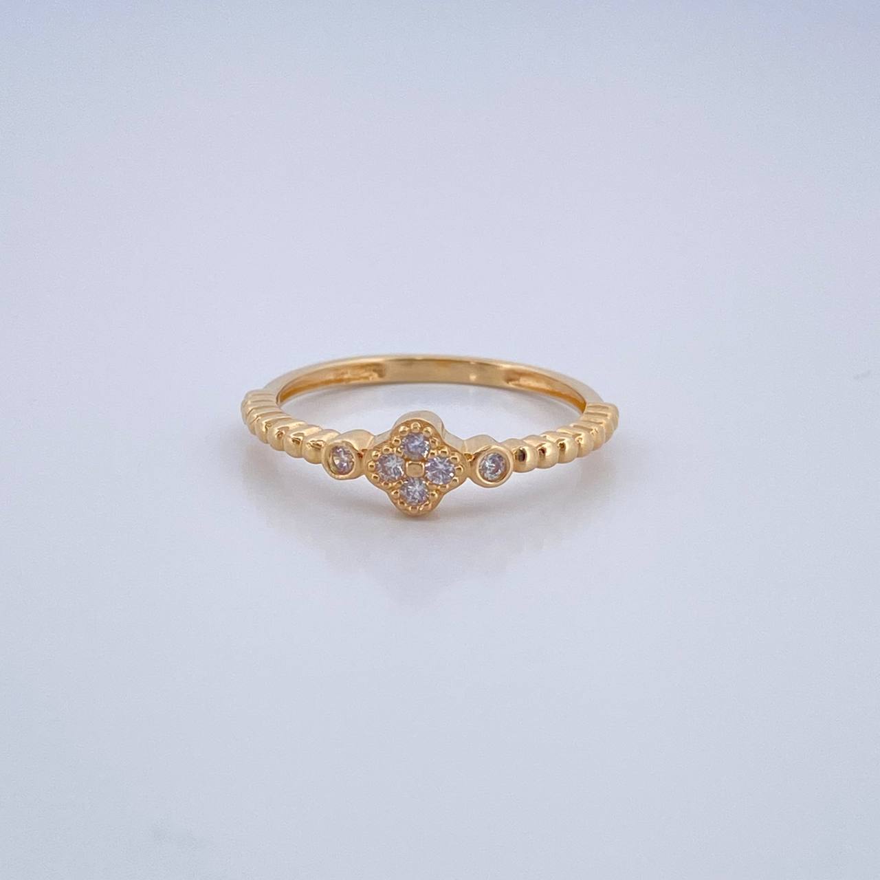 Anillo Trebol 1.75gr / T5 3/4 / Oro Amarillo 18K $