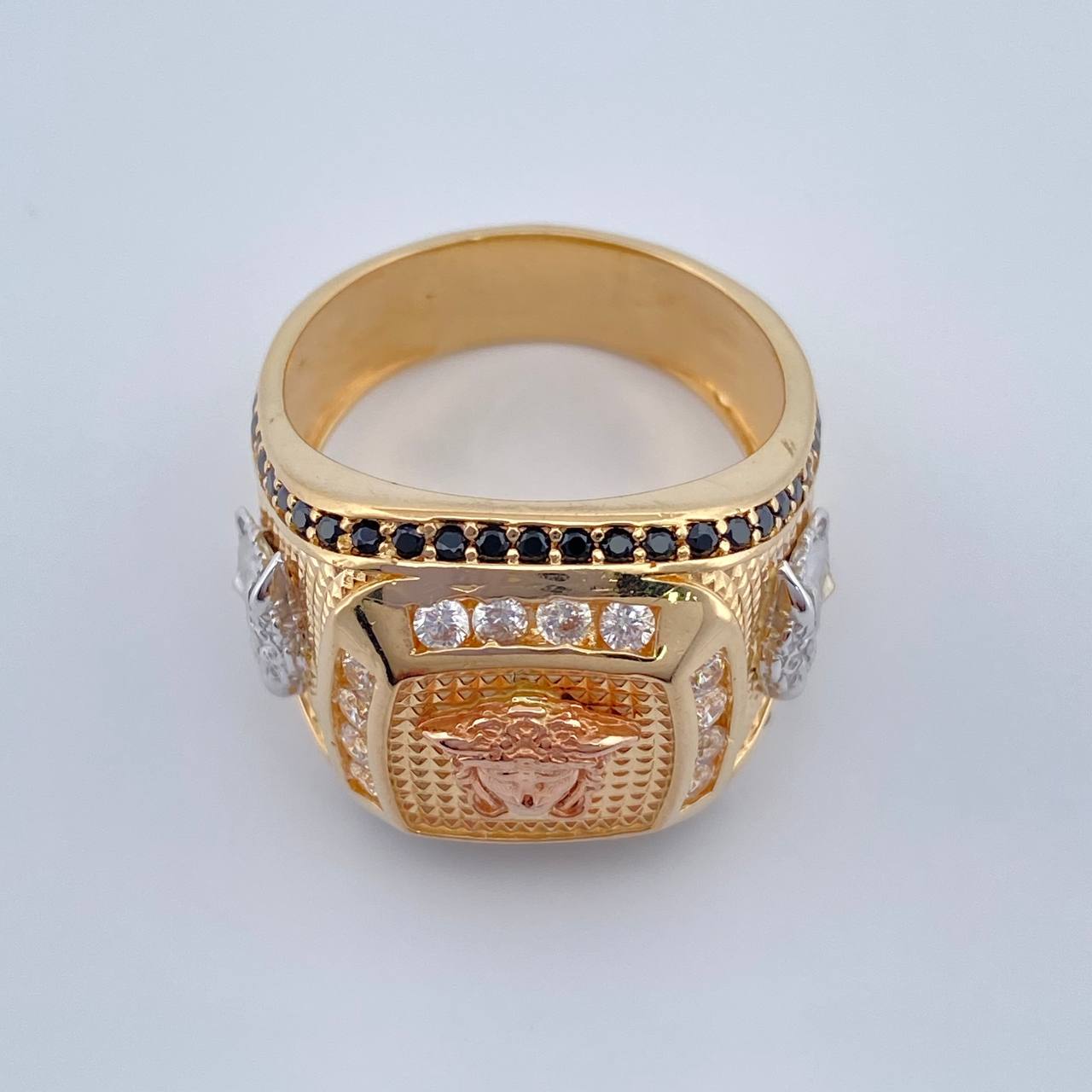 Anillo Medusa 12.3gr / T9 1/2 / Tres Oros 18K $