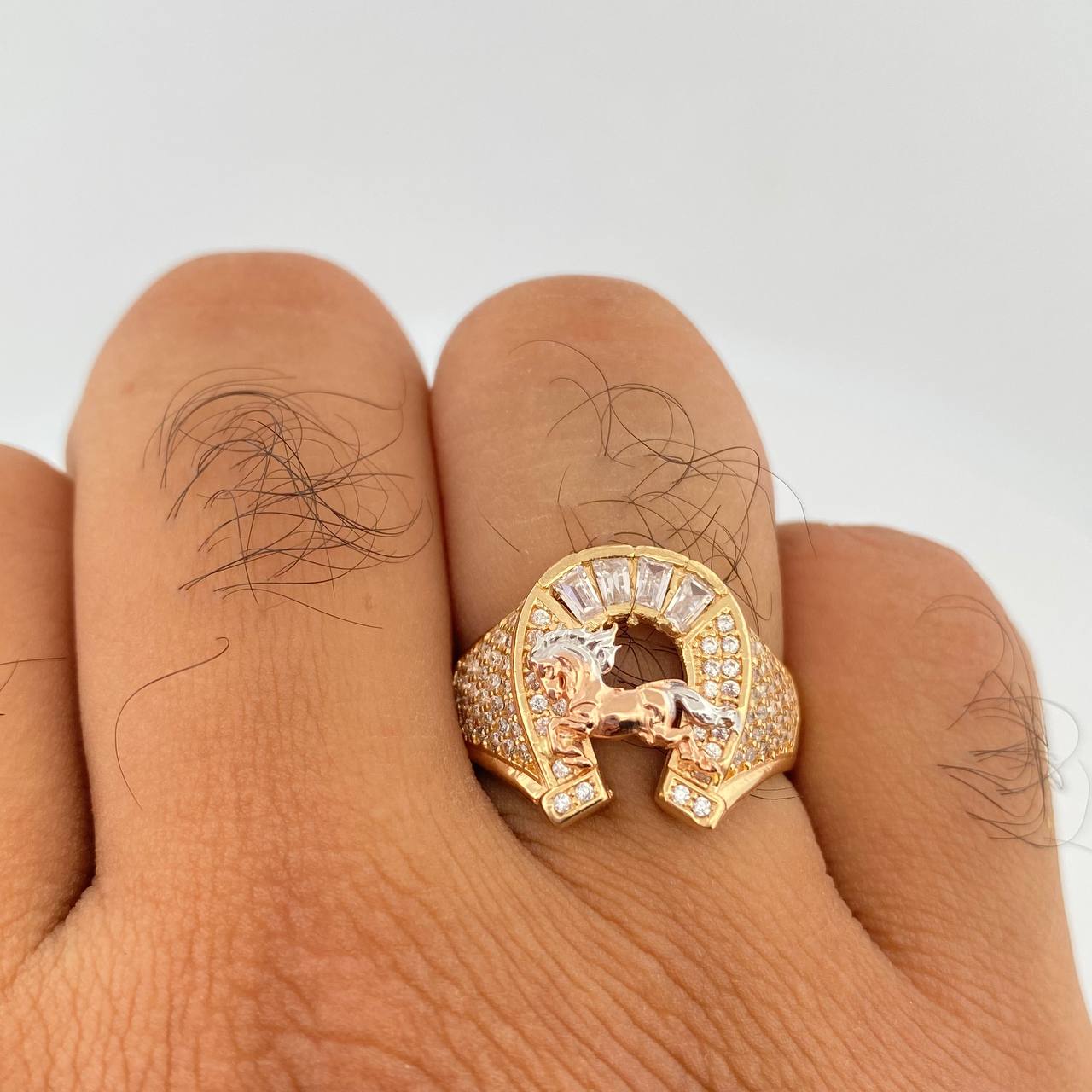 Anillo Herradura Caballo 6.95gr / T9 1/4 / Tres Oros 18K $