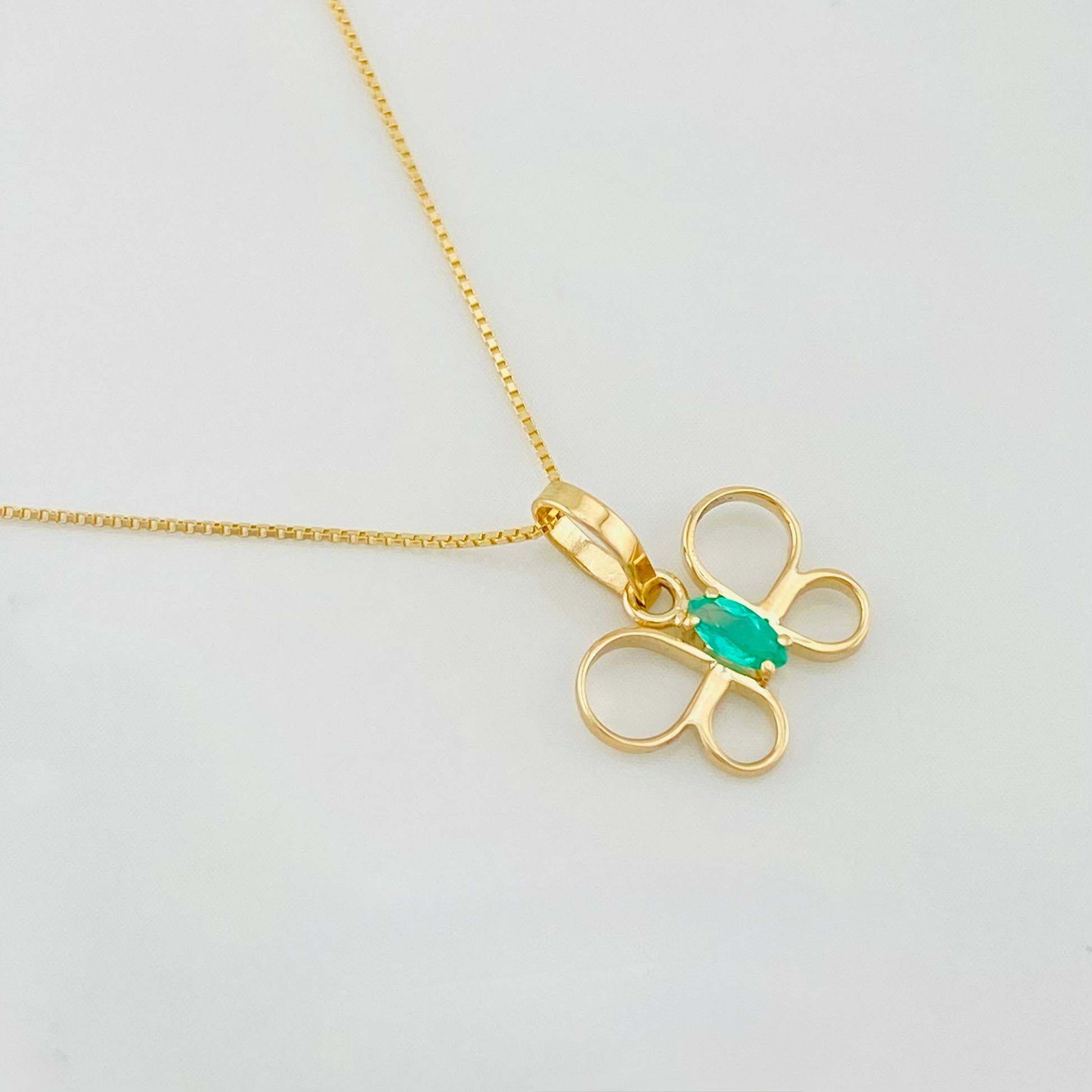Set Cadena Veneciana + Dije Mariposa Esmeralda 0.08pts / 1.35g / 40cm Oro Amarillo 18K