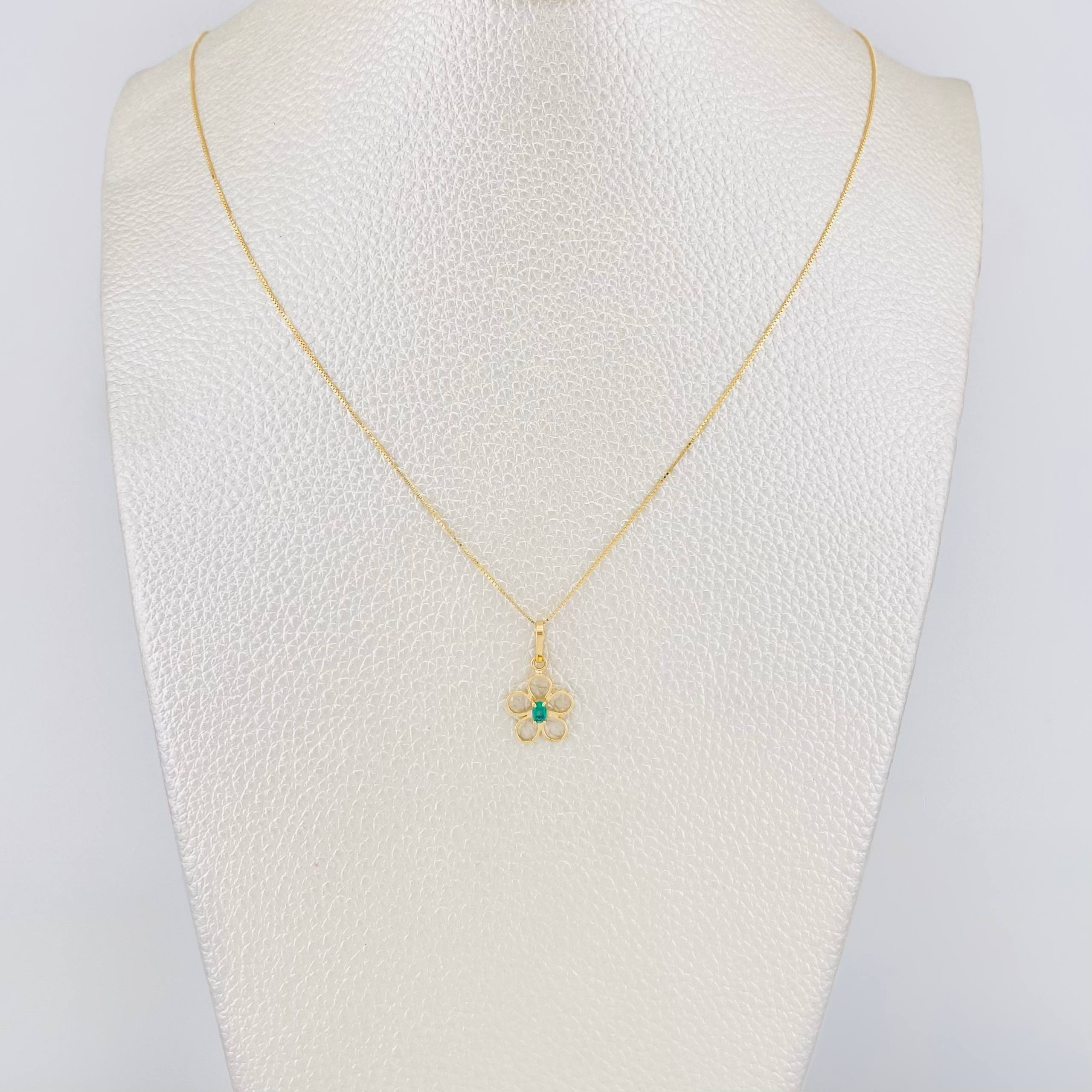 Set Cadena Veneciana + Dije Flor Esmeralda 0.05pts / 1.6g / 40cm Oro Amarillo 18K