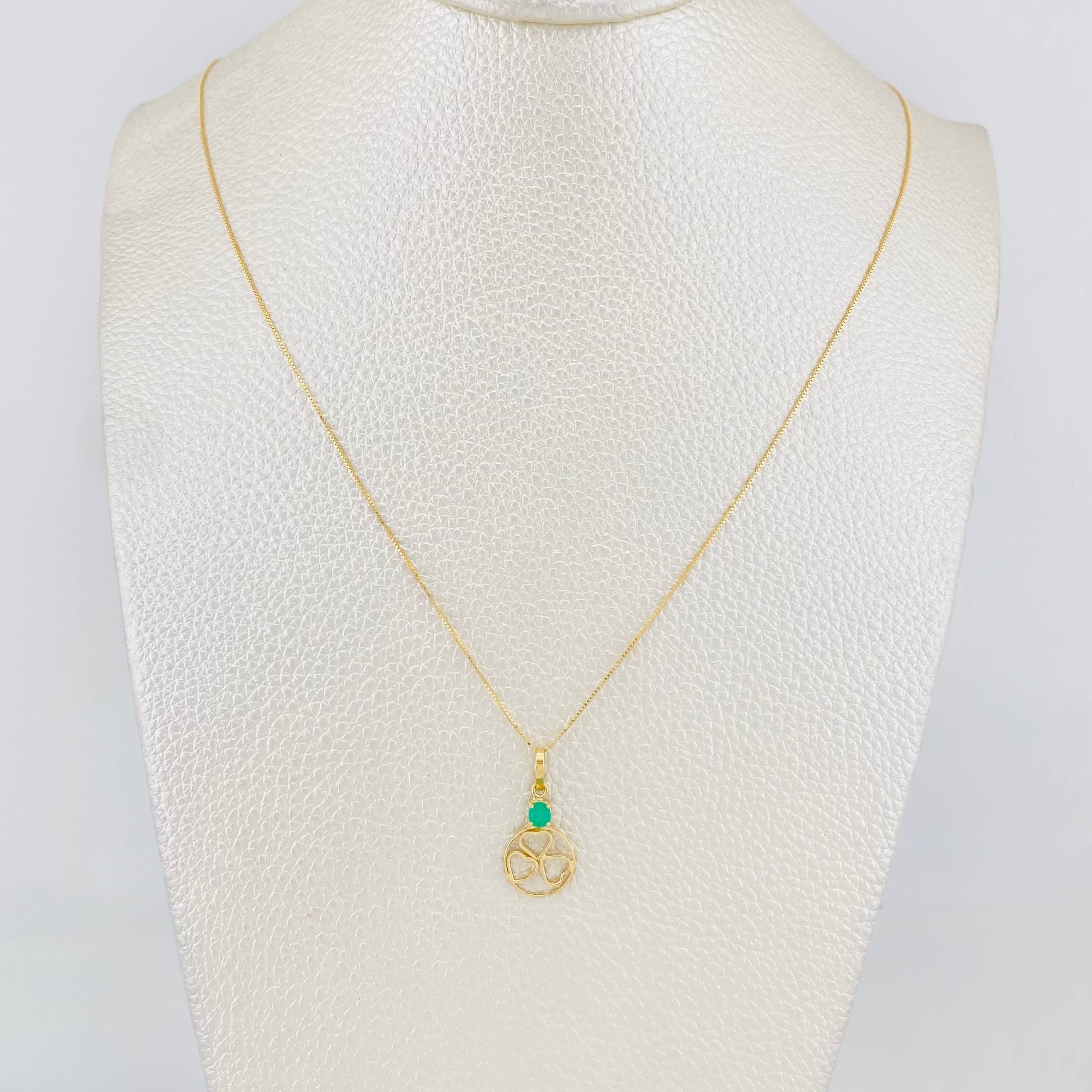 Set Cadena Veneciana + Dije Circulo Corazones Esmeralda 0.15pts / 1.7g / 40cm Oro Amarillo 18K