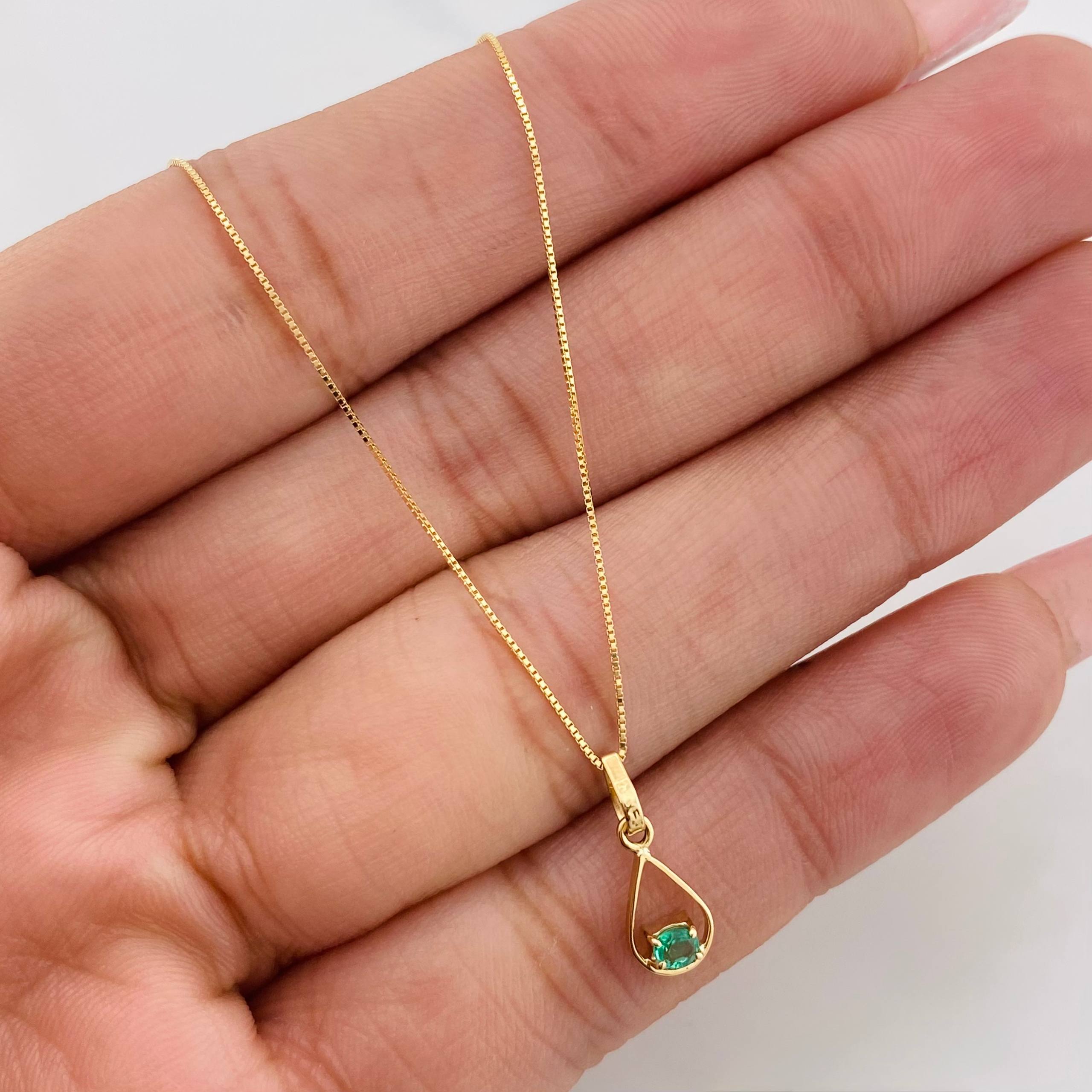 Set Cadena Veneciana + Dije Lagrima Esmeralda 0.07pts / 1.4g / 40cm Oro Amarillo 18K