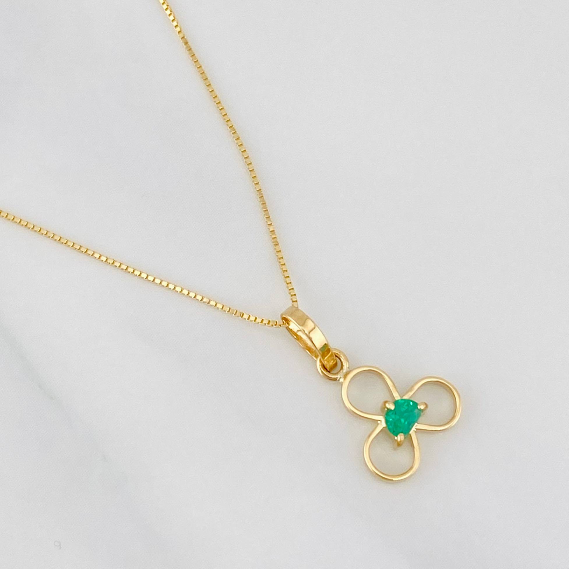Set Cadena Veneciana + Dije Flor Esmeralda 0.06pts / 1.35g / 40cm Oro Amarillo 18K