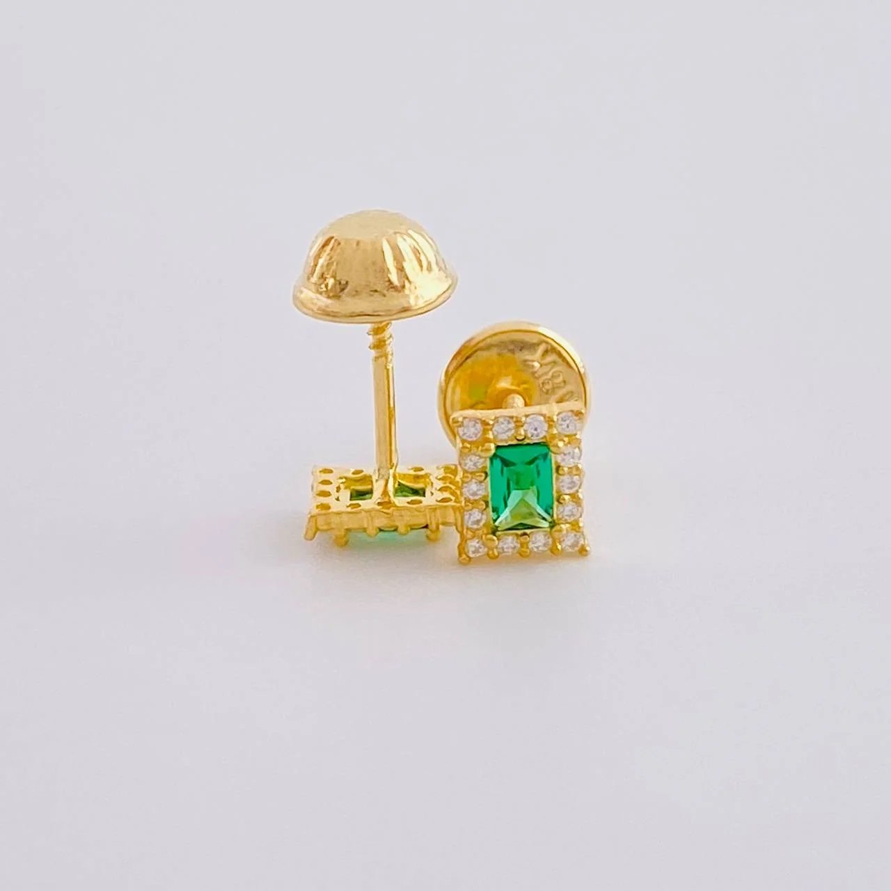 Topos Halo Cuadrado 0.7g / 5.3mm Oro Amarillo 18K