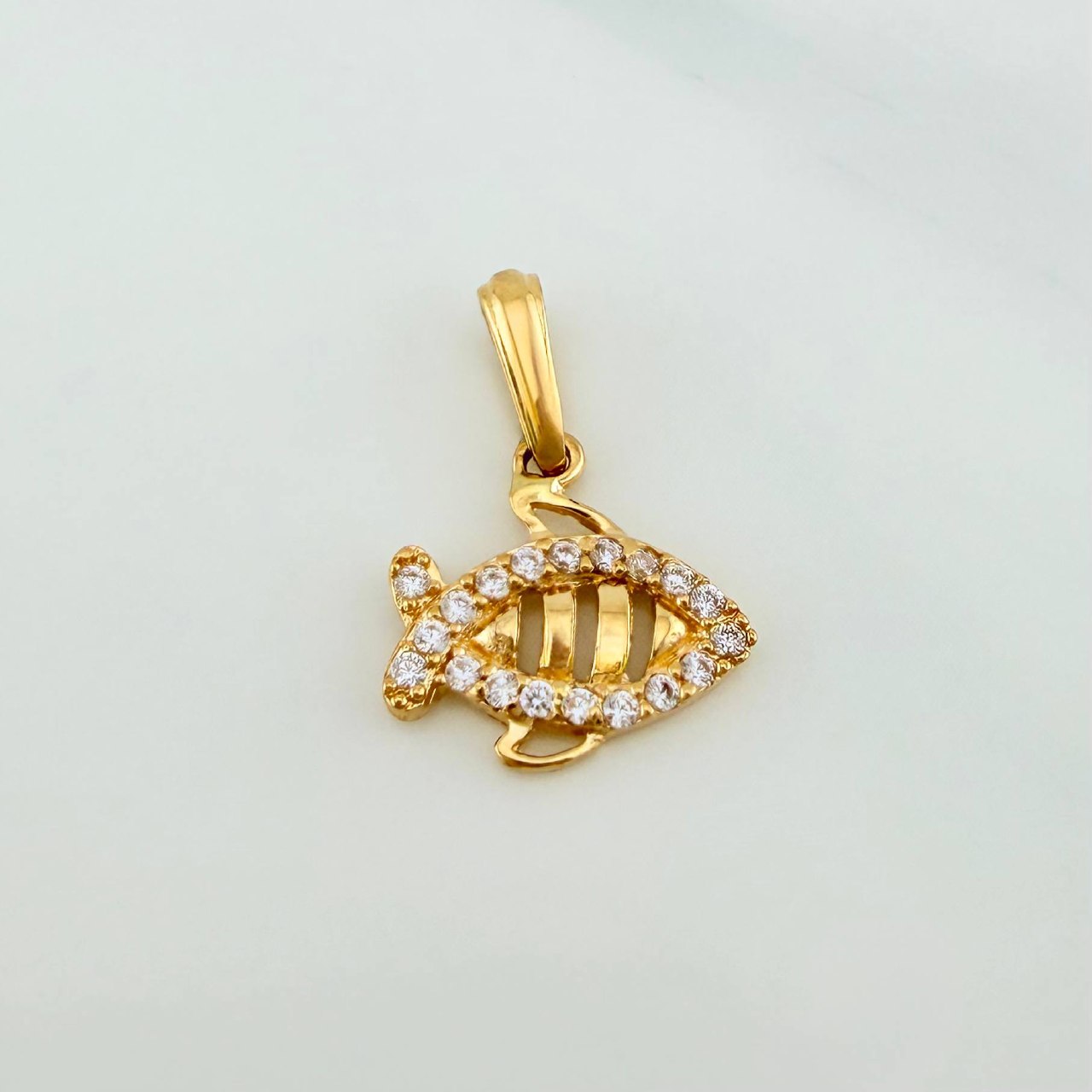 Dije  Esqueleto Pez 1.05 g / 2 cm Oro Amarillo 18K