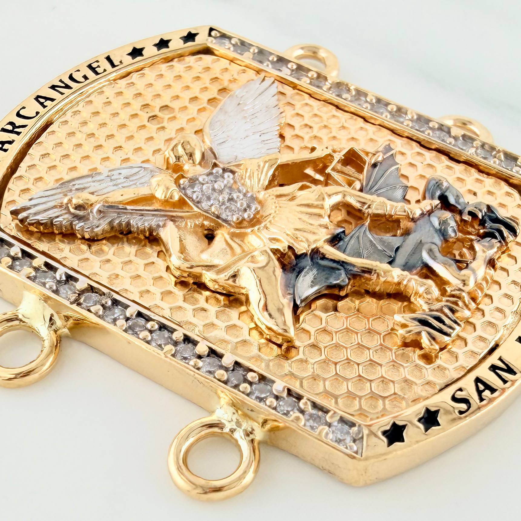 Herraje San Miguel Arcangel 14.2 g / 3.5 cm Tres Oros 18K