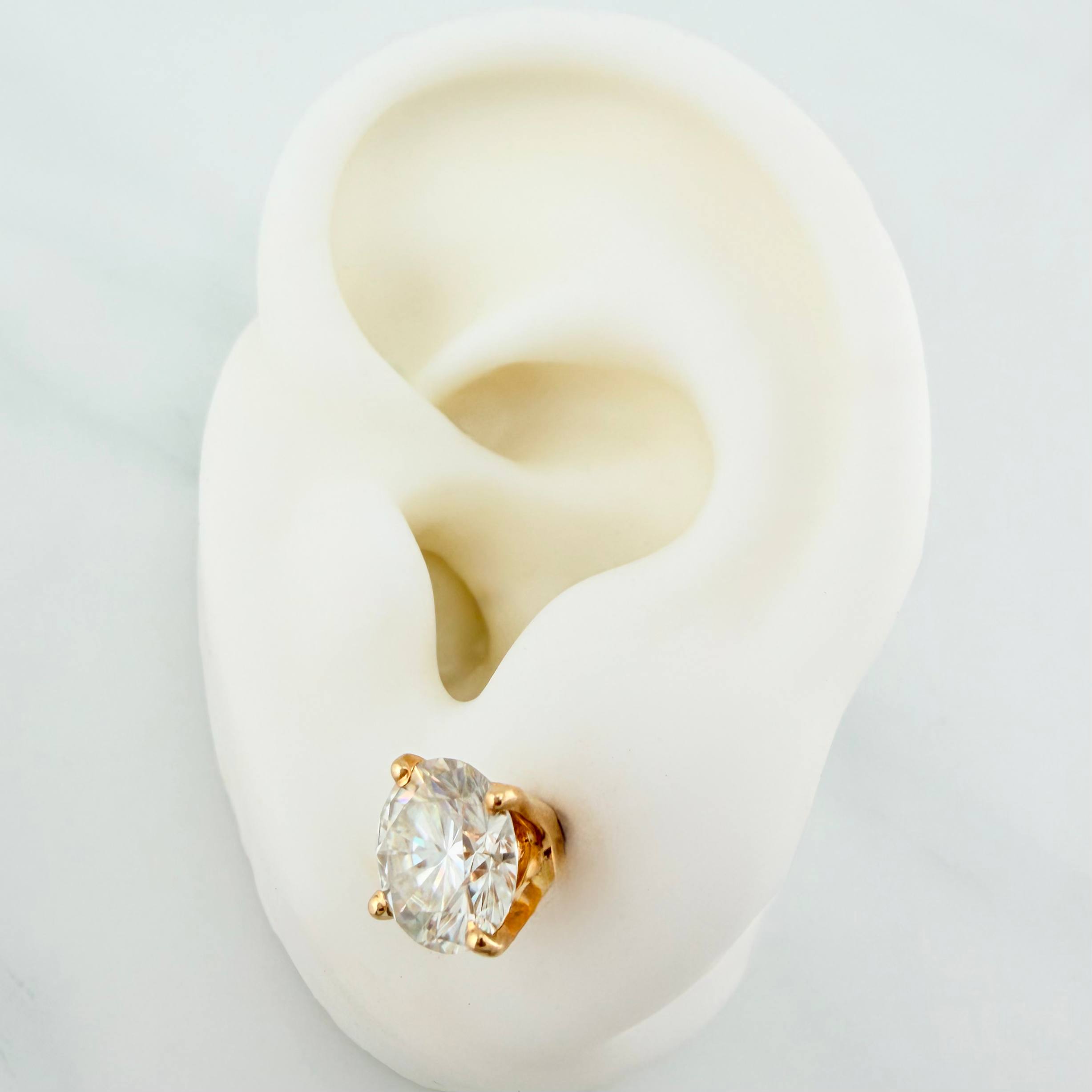 Topos Solitario 3.2 g / 8 mm Oro Amarillo 18K