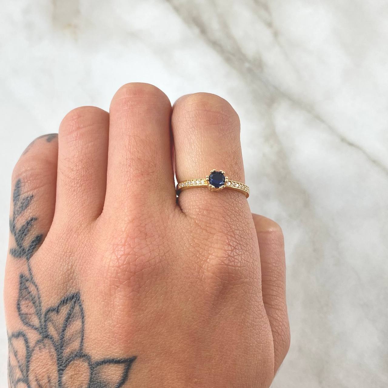 Anillo Solitario Coronado 2.15gr / T8 1/2 / Oro 18K