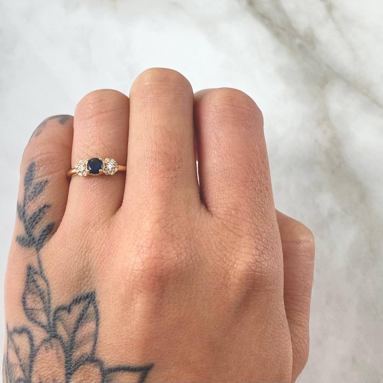 Anillo Solitario Copos Laterales 1.5gr / T4 1/2 / Oro 18K