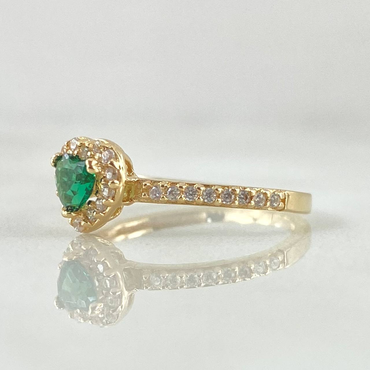 Anillo Solitario Halo Corazón 1.85gr / T7 3/4 / Oro 18K *