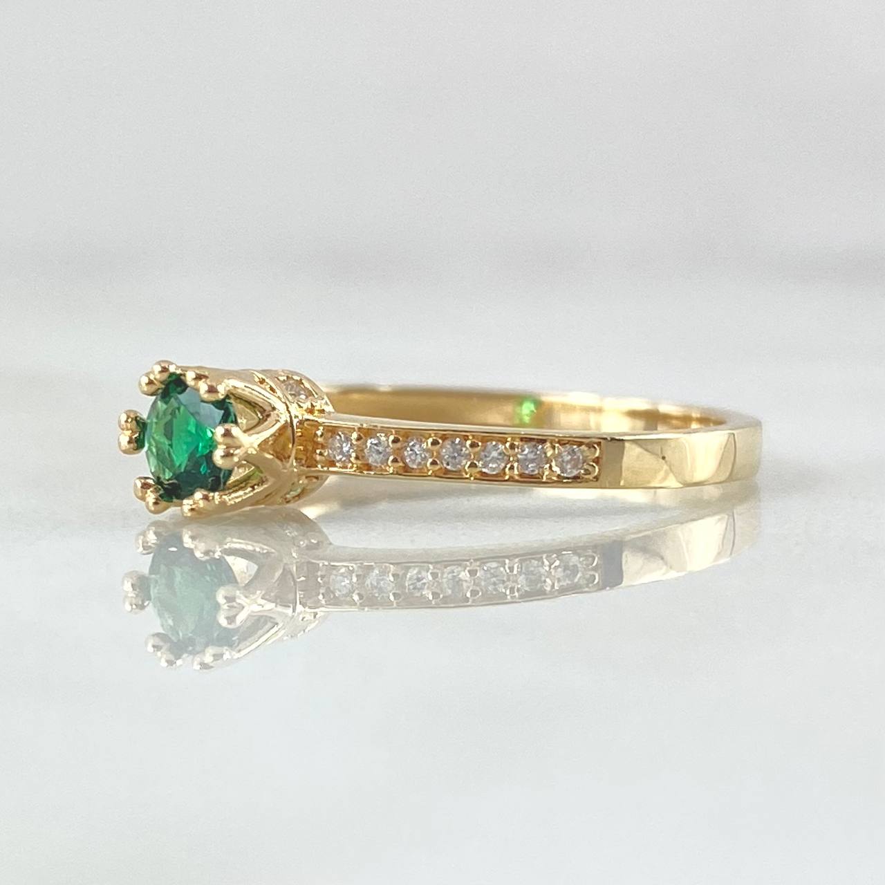 Anillo Solitario Coronado 2.1gr / T7 1/4 / Oro 18K