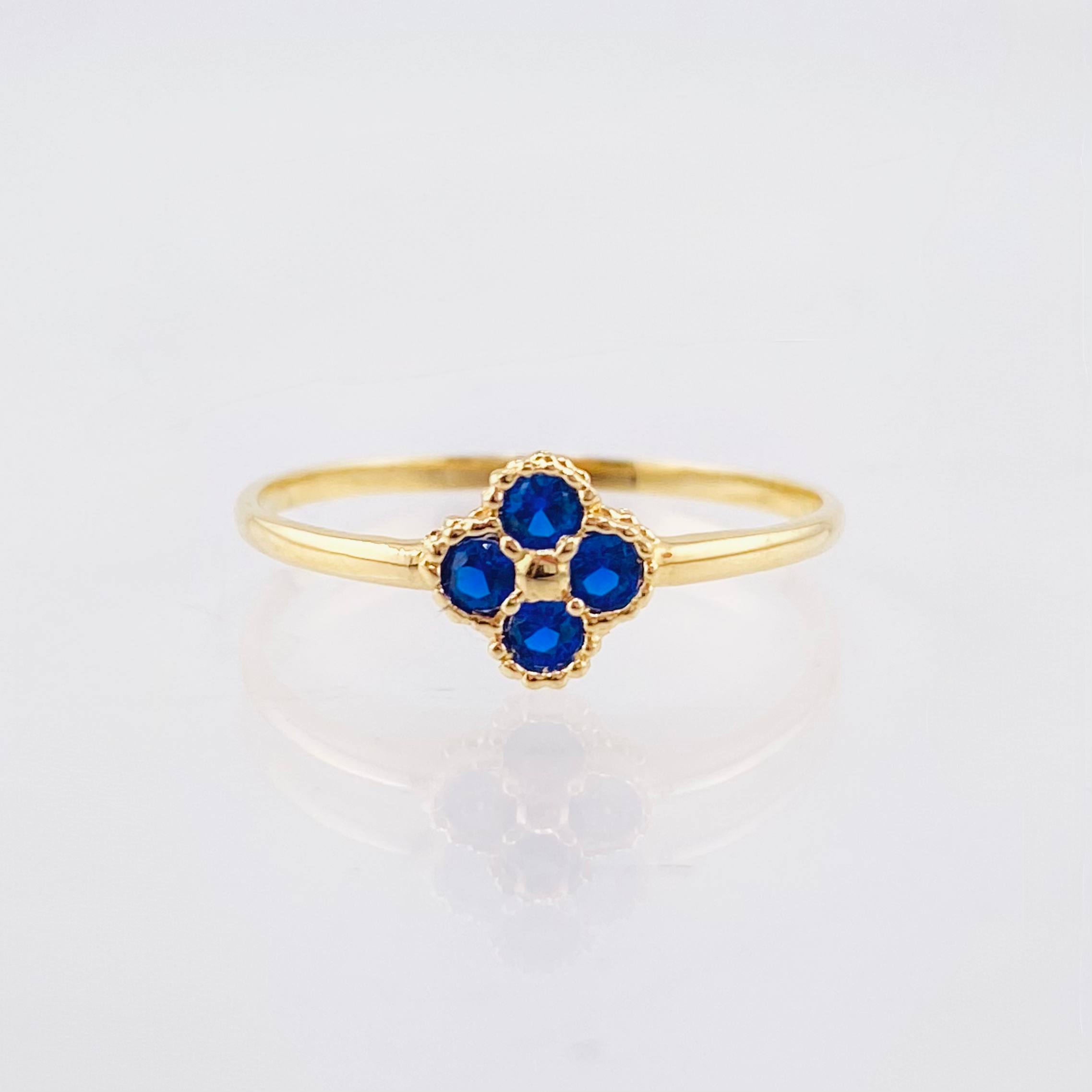 Anillo Flor Trebol 1gr / T7 / Oro Amarillo 18K ©