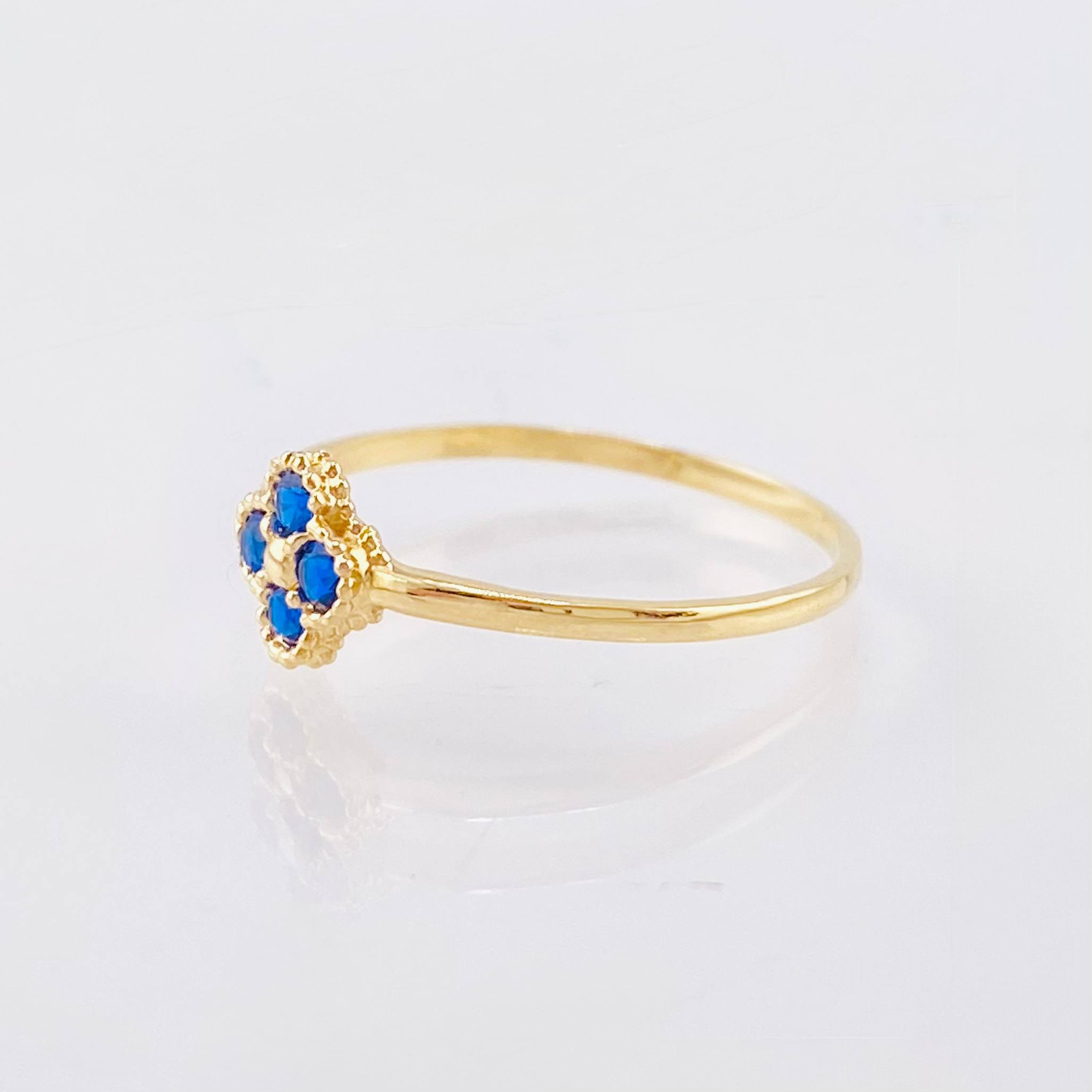 Anillo Flor Trebol 1gr / T7 / Oro Amarillo 18K ©