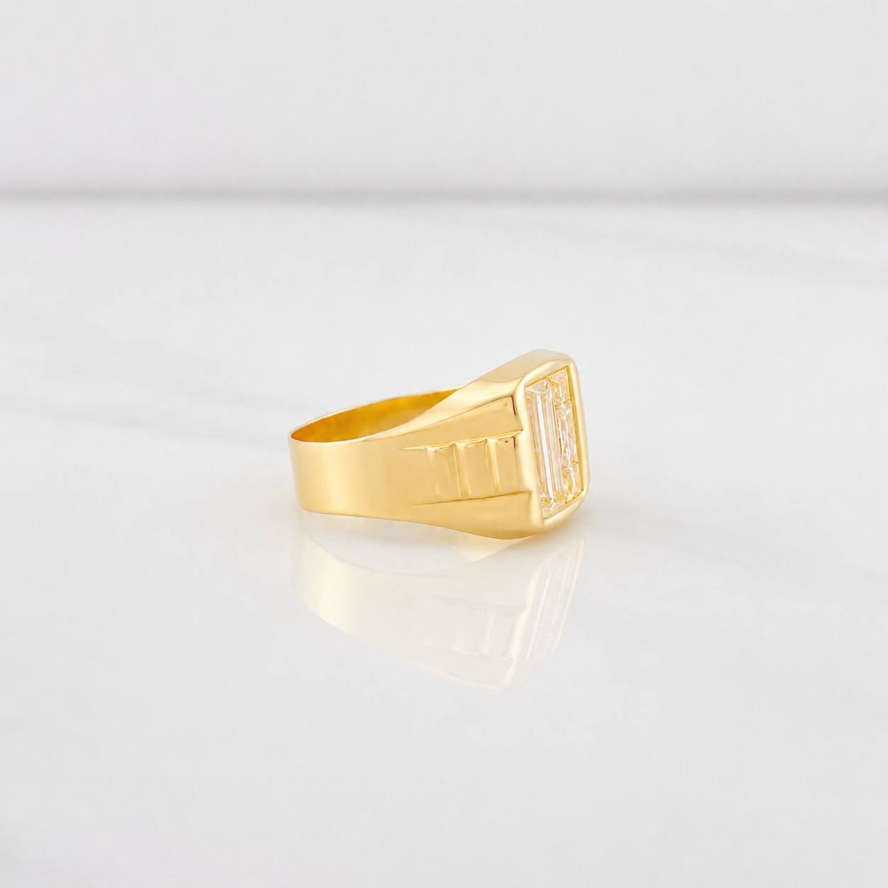 Anillo Virgen Guadalupe 3.4g / T10 Dos Oros Amarillo Blanco 18K