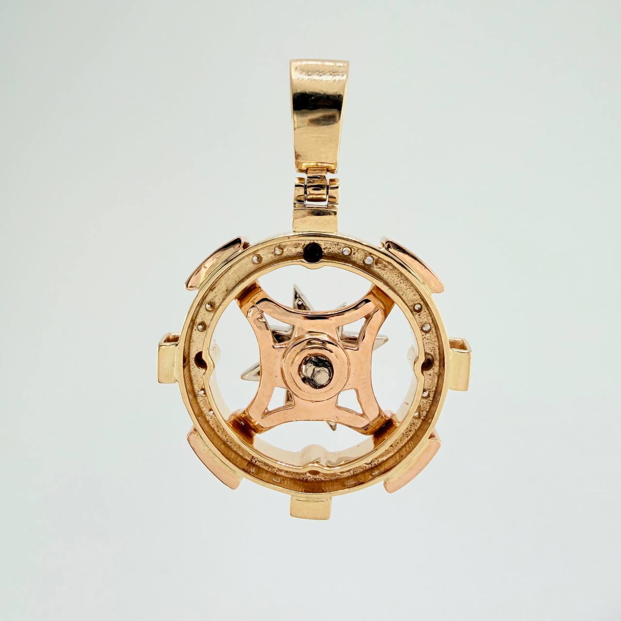 Dije Brujula Estrella Cardinal 17.9gr / 4.2cm / Tres Oros 18K $