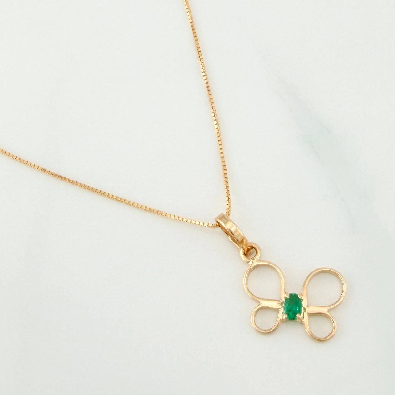 Set Cadena Veneciana + Dije Mariposa Esmeralda 0.06pts / 1.55g / 40.05cm Oro Amarillo 18K