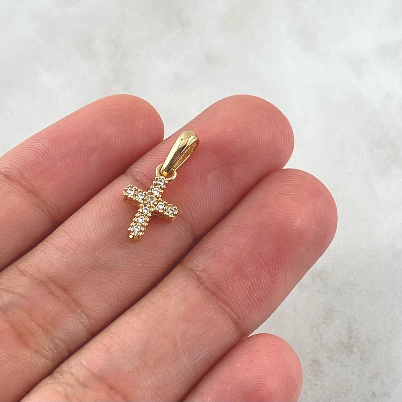 Dije Cruz  1gr / 1.8cm / Circones Blancos Negros Oro Amarillo 18K *