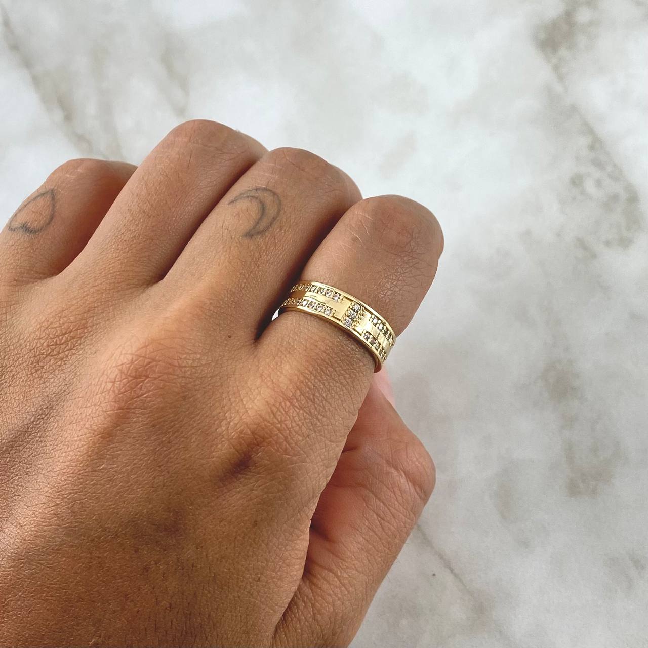 Anillo T Doble 5.25gr / T6 3/4 / Circones Blancos Oro Amarillo 18K *