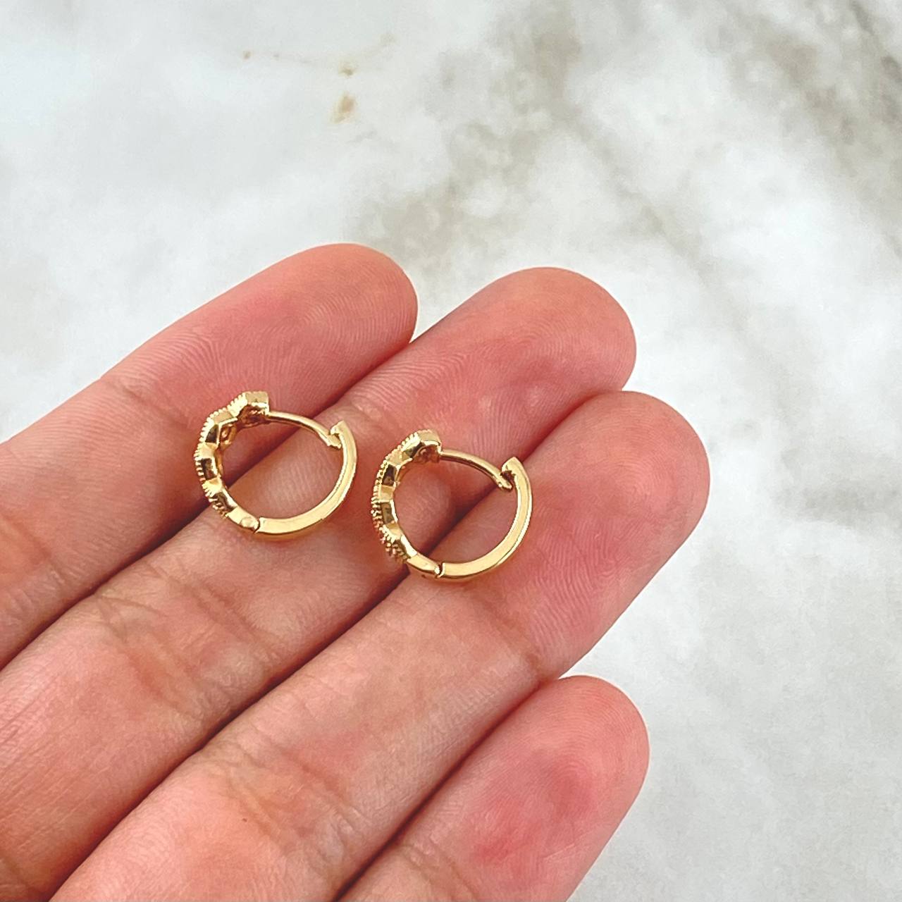 Candongas Panal 2.2gr / Circones Blancos Oro Amarillo 18K *