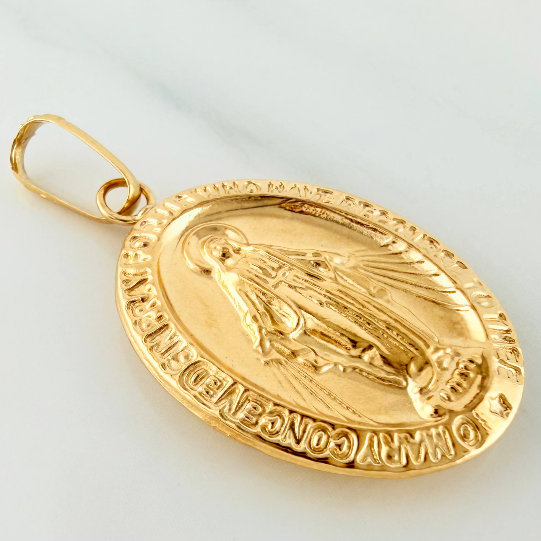 Dije Virgen Milagrosa 1.8 g / 3 cm Oro Amarillo 18K
