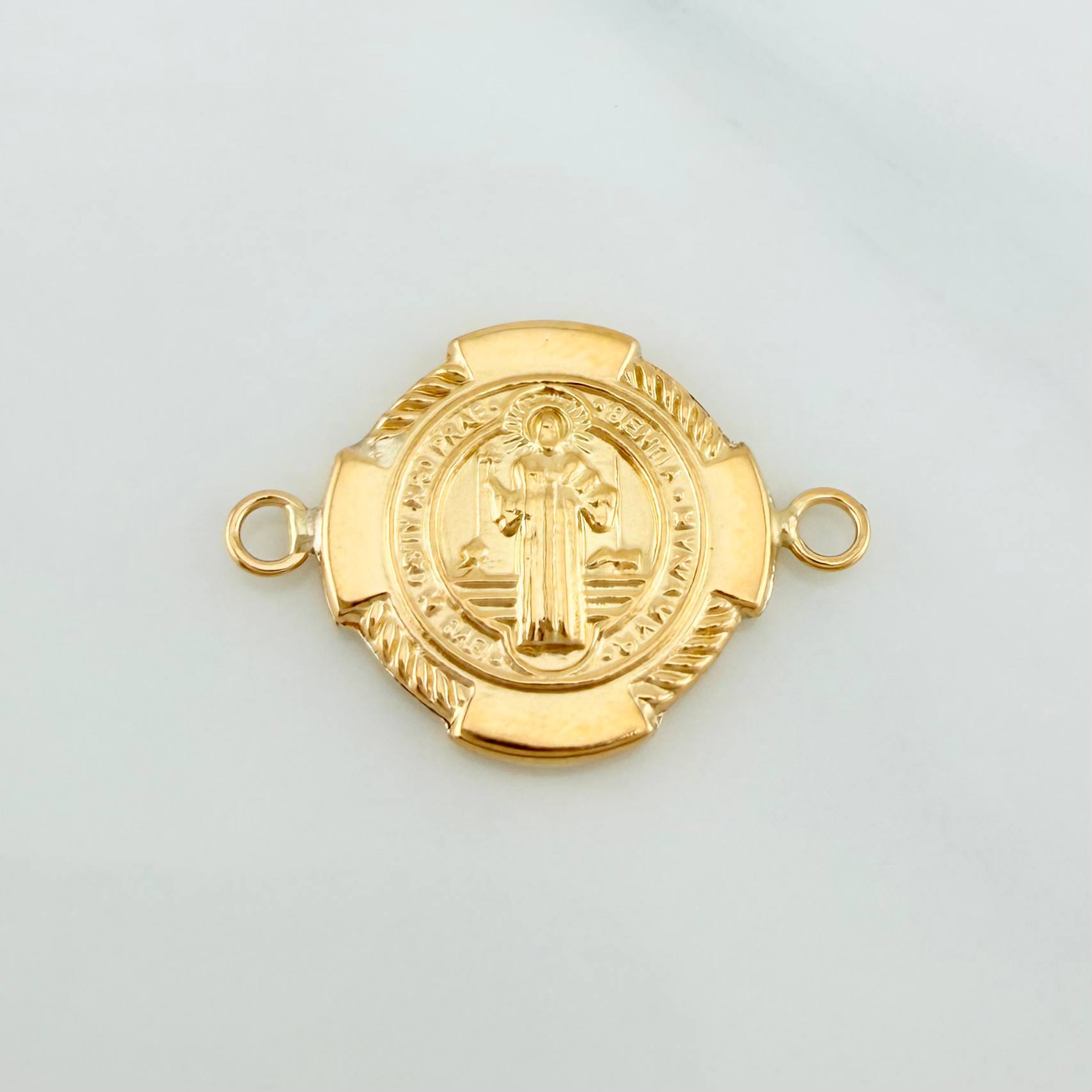 Herraje San Benito 1.3 g / 2.5 cm Oro Amarillo 18K