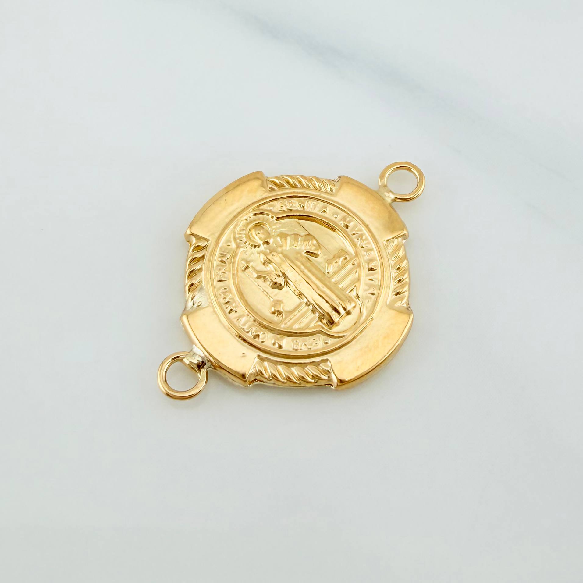 Herraje San Benito 1.3 g / 2.5 cm Oro Amarillo 18K