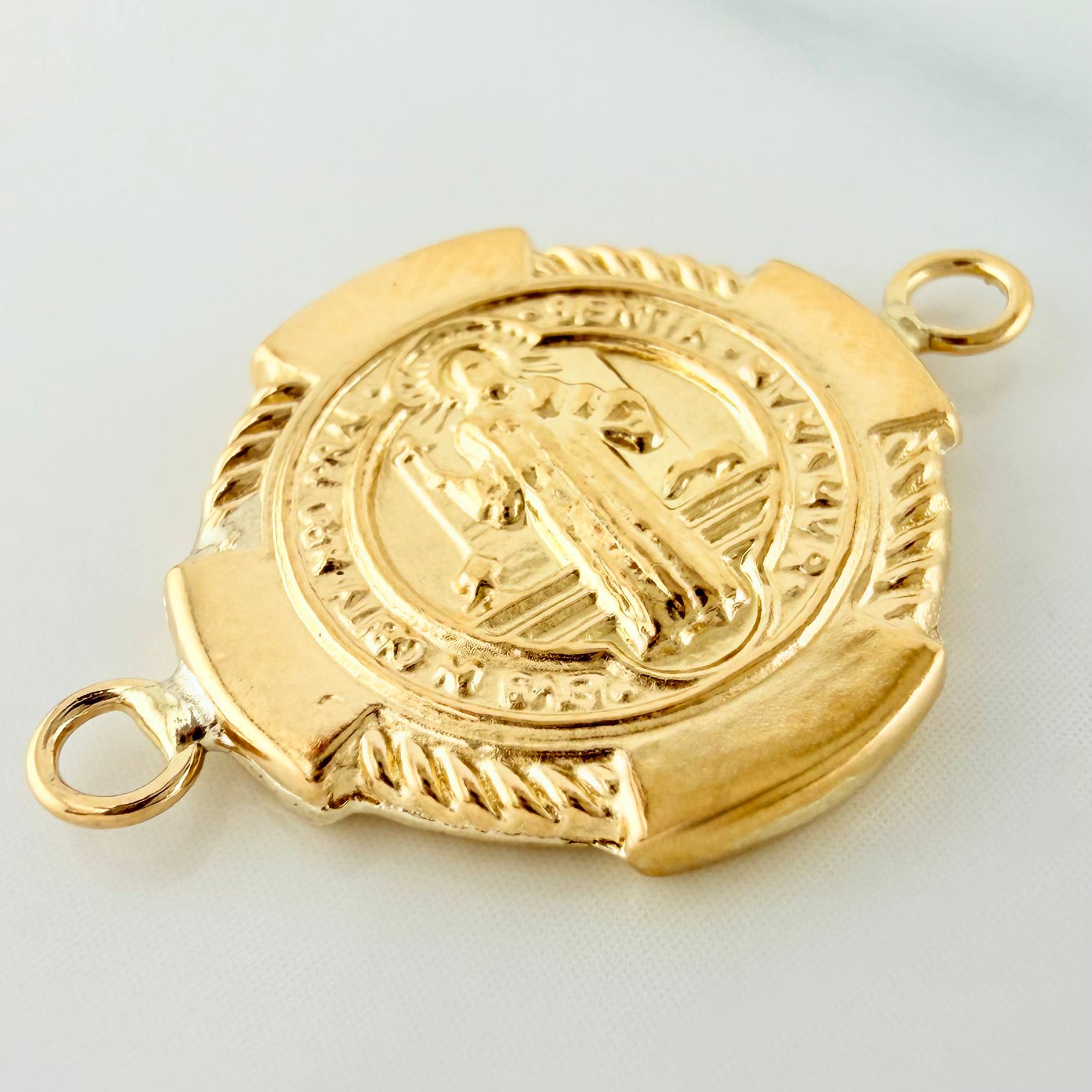 Herraje San Benito 1.3 g / 2.5 cm Oro Amarillo 18K