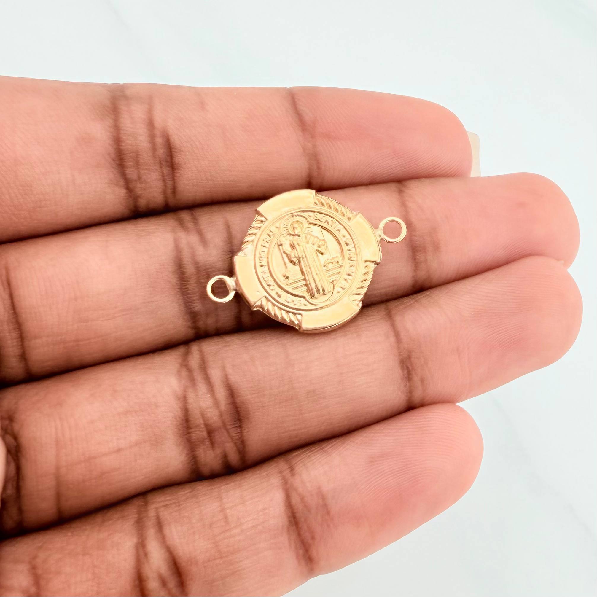 Herraje San Benito 1.3 g / 2.5 cm Oro Amarillo 18K