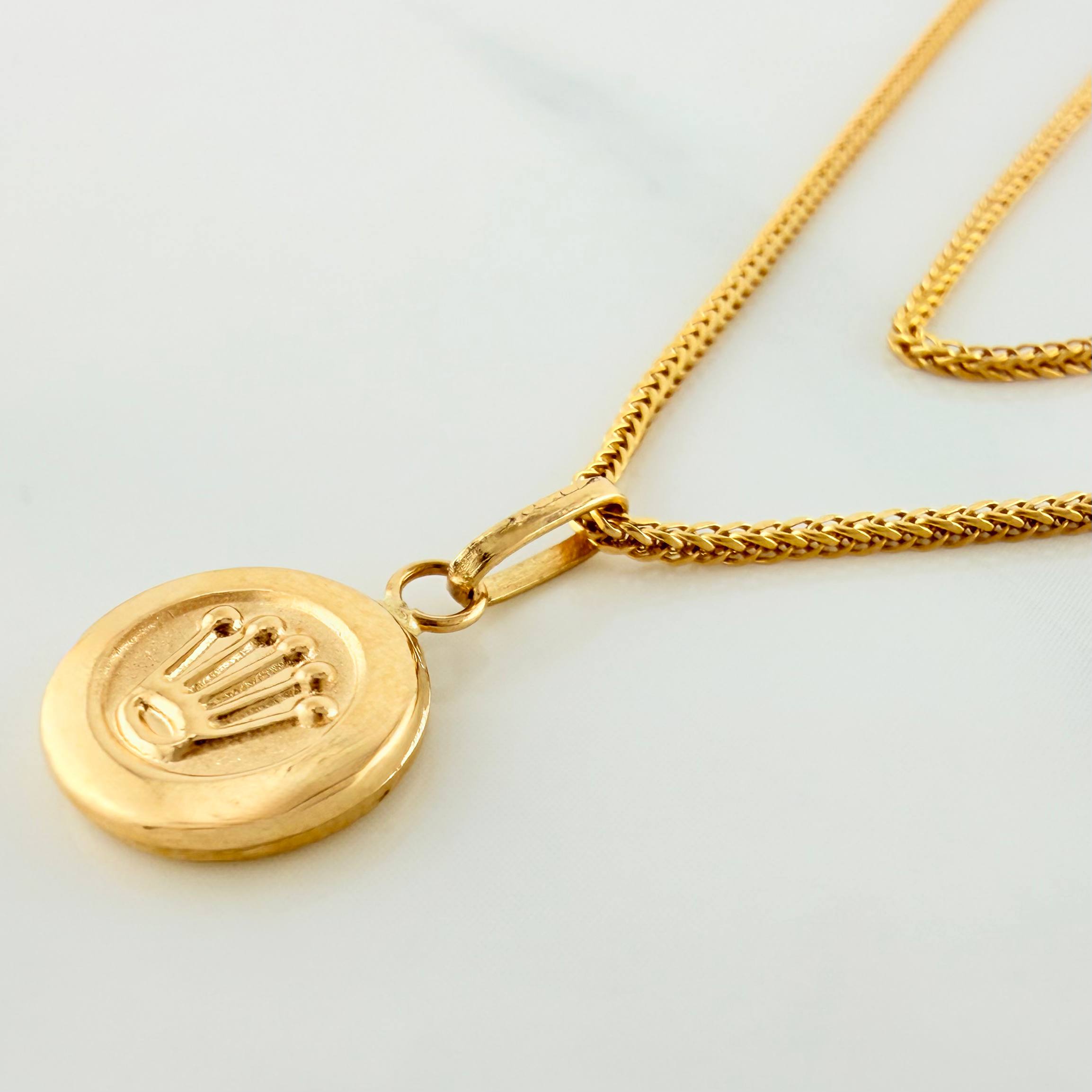 Set Cadena Franco + Dije Corona / 2,6gr / 60 cm Oro Amarillo 18K