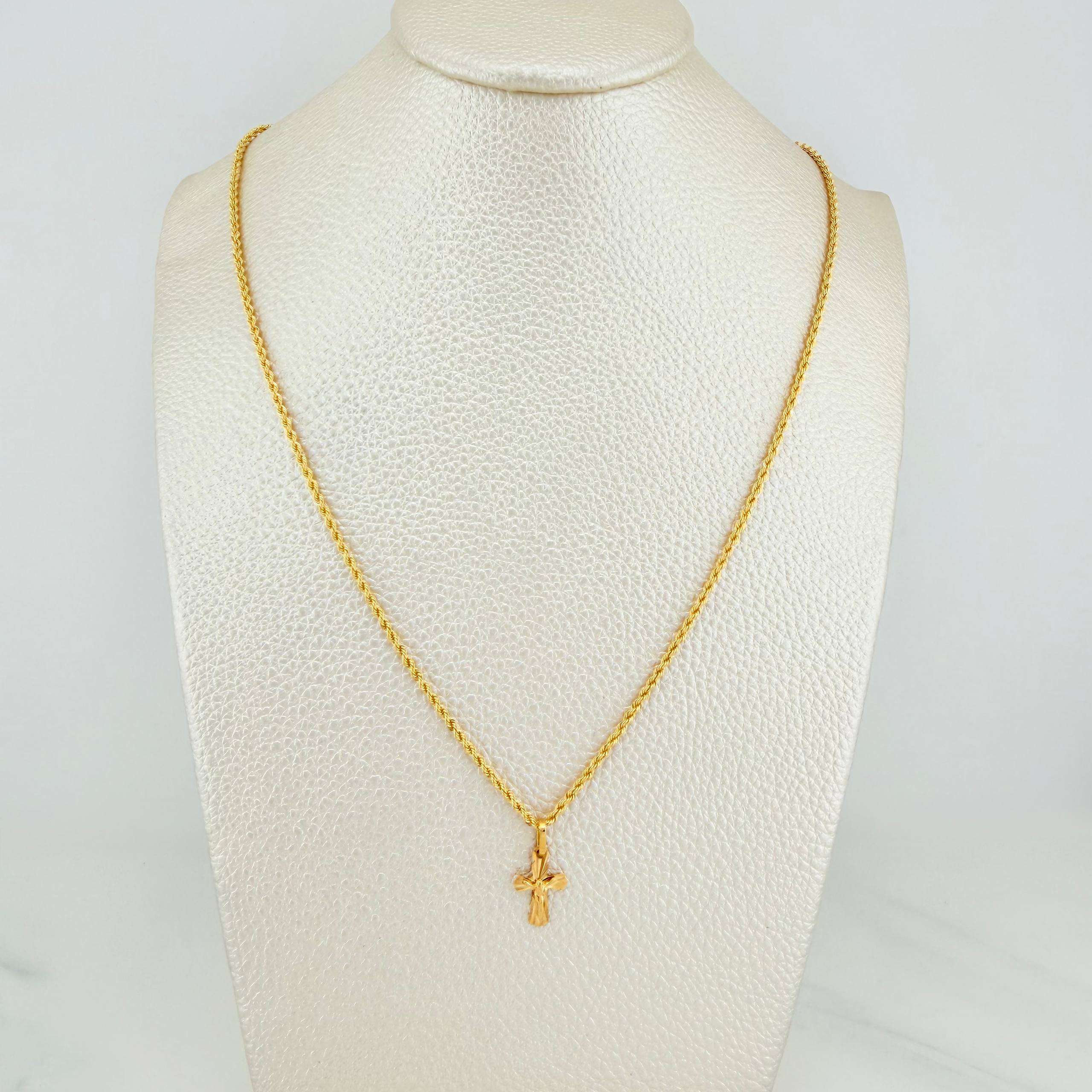 Set Cadena Lazo + Dije Cruz Diamantada / 2,65gr / 60.3 cm Oro Amarillo 18K