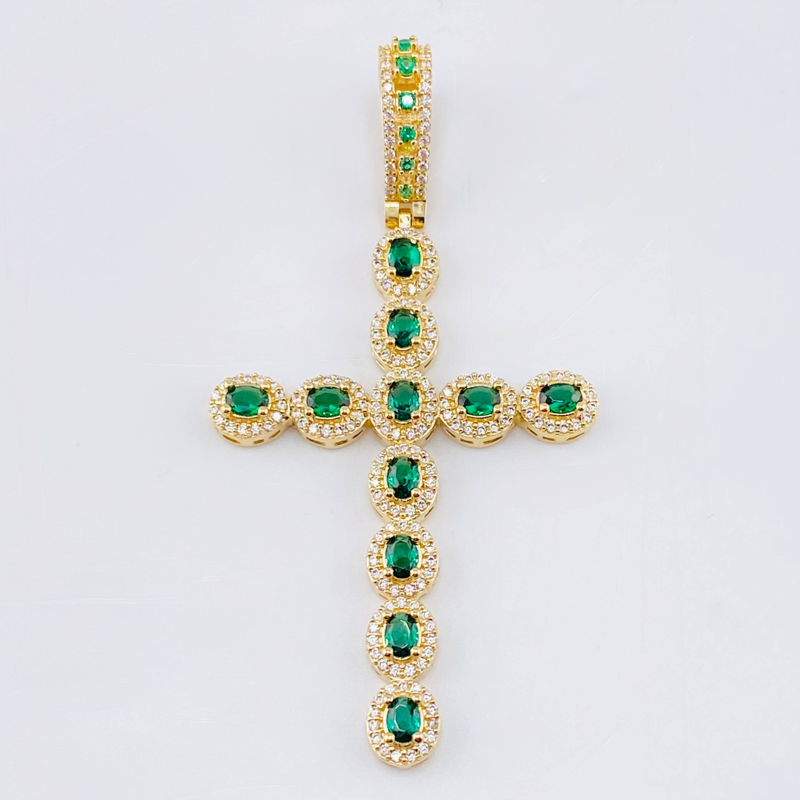 Dije Cruz Ovalo 9.65gr / 7cm / Oro Amarillo 18K