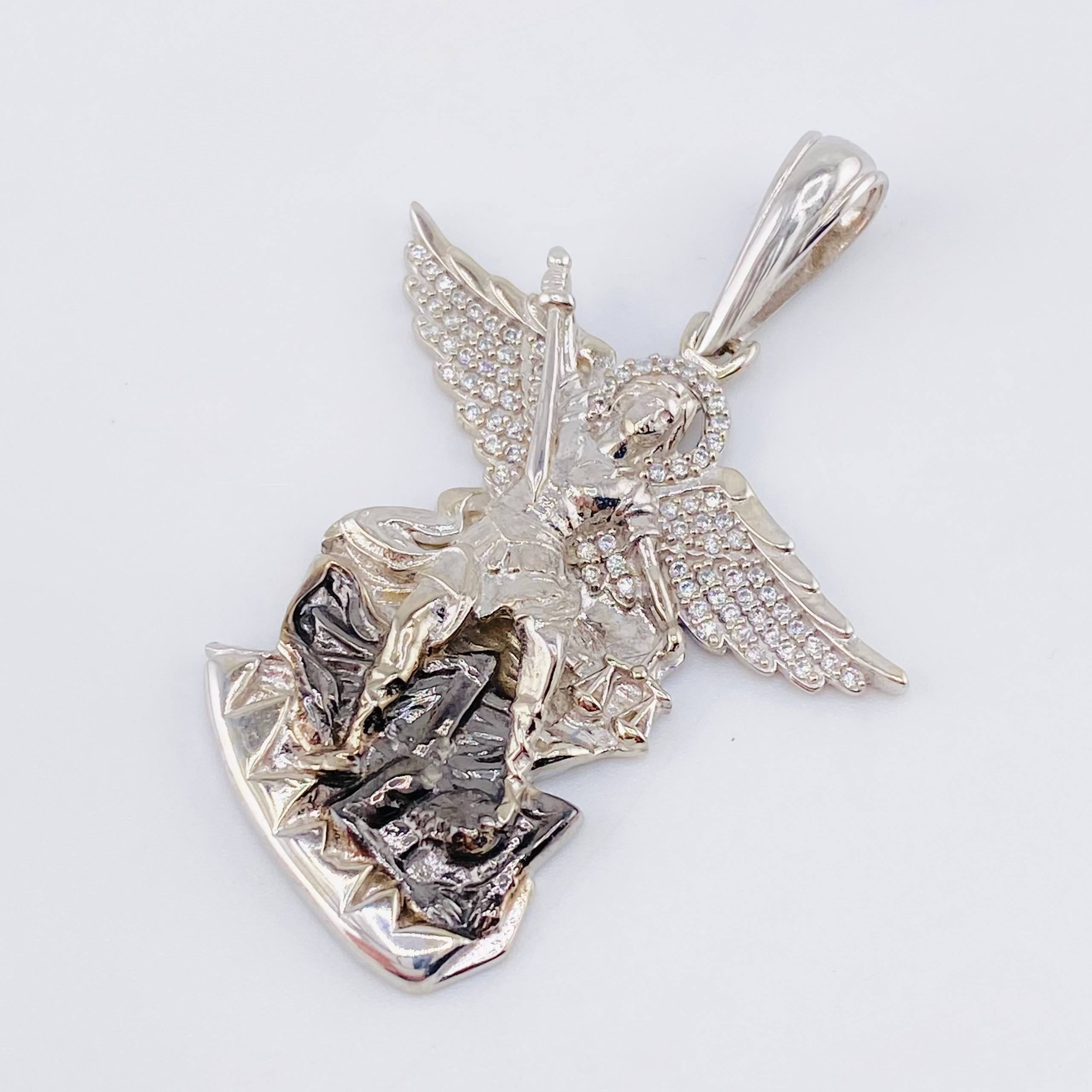 Dije San Miguel Arcangel 13.05gr / 4.5cm / Oro Blanco 18K ©