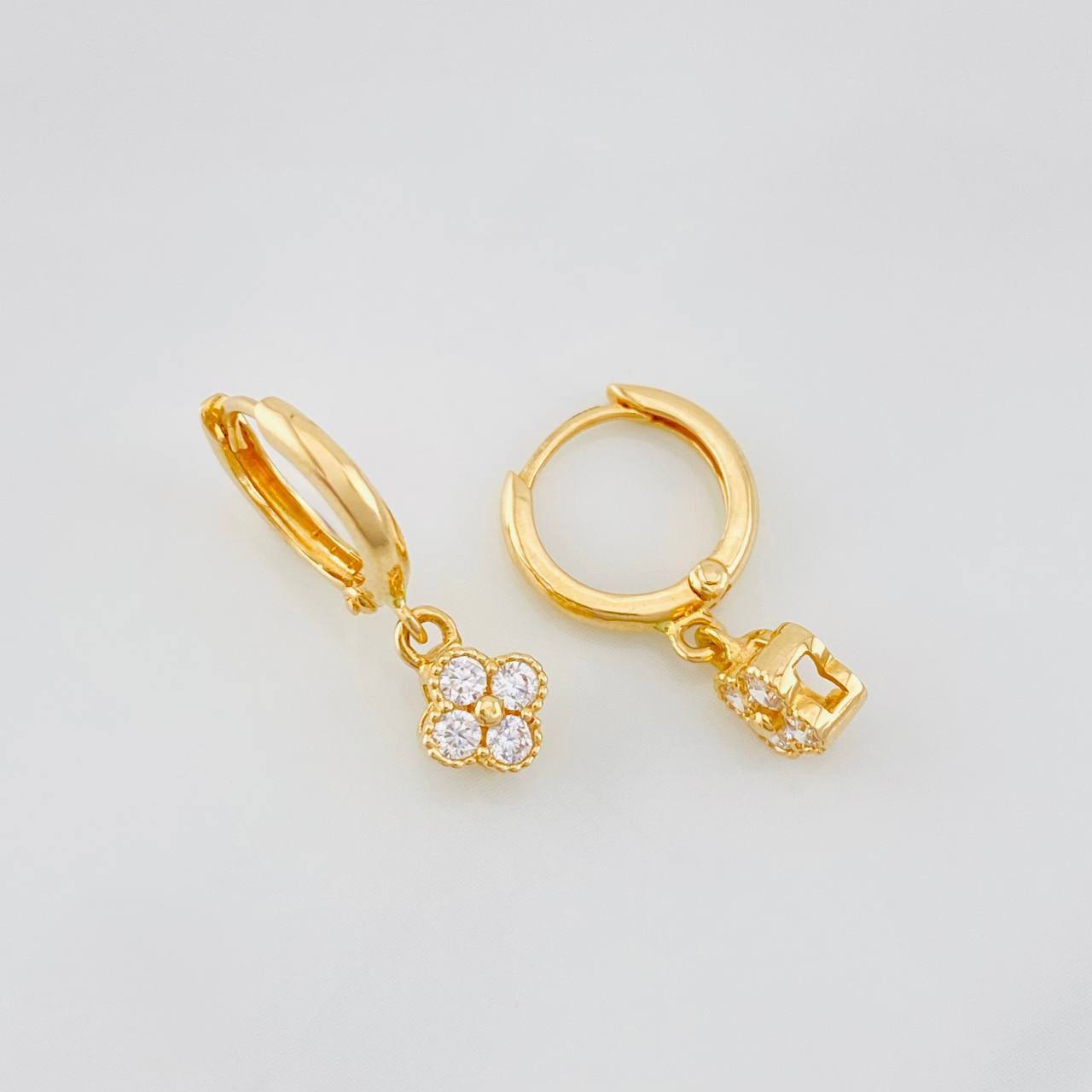 Candongas Flores 2.15g / 1.9cm Oro Amarillo 18K