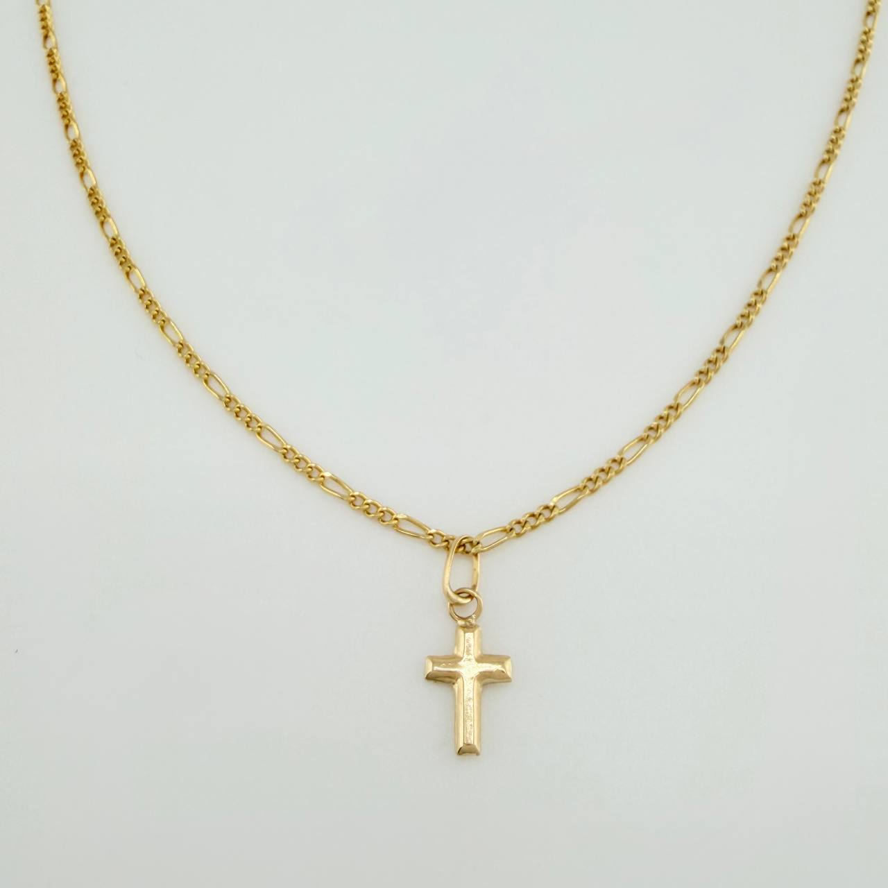 Set Cadena y Dije Figaro + Cruz 1.7gr / 50.1cm / 1.25mm Oro Amarillo 18K (Oferta) $