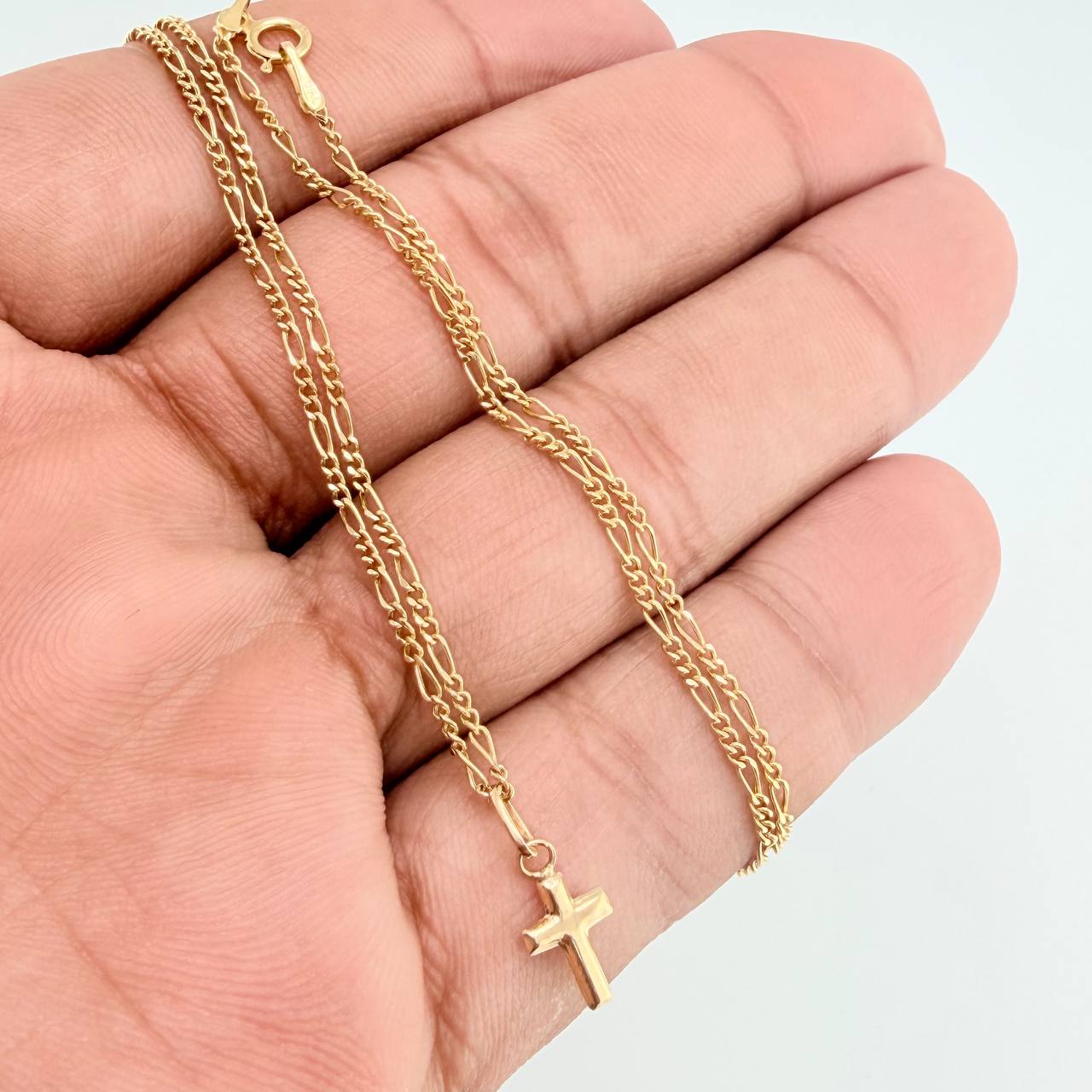 Set Cadena y Dije Figaro + Cruz 1.7gr / 50.1cm / 1.25mm Oro Amarillo 18K (Oferta) $