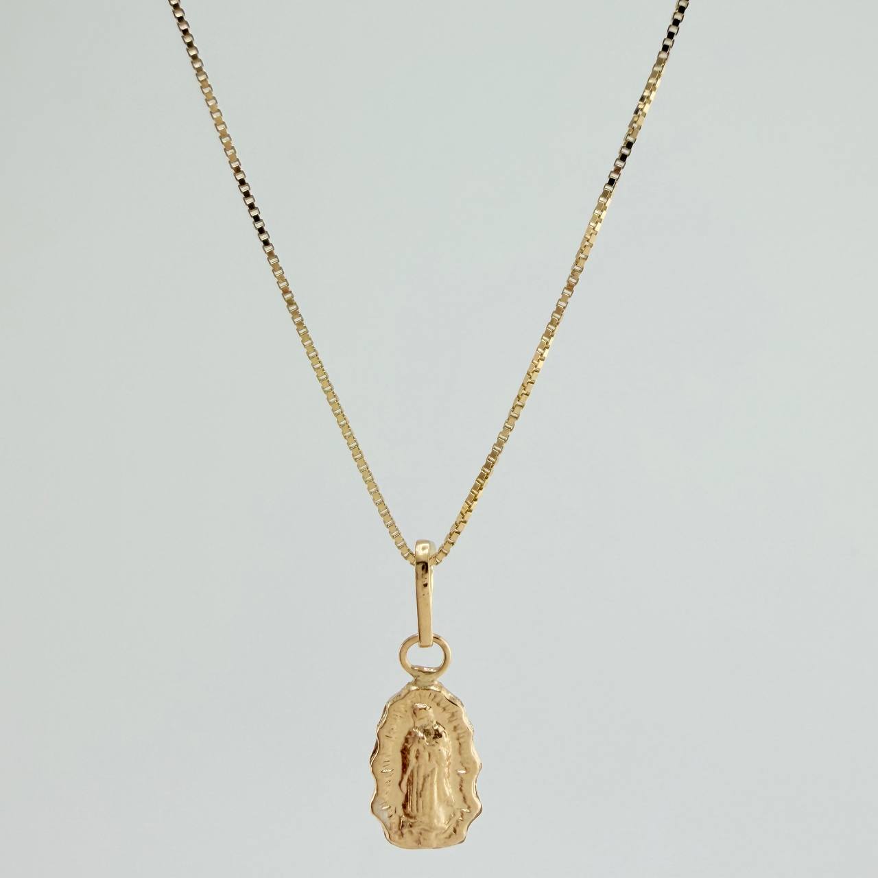 Set Cadena y Dije Veneciana + Virgen Guadalupe 1.25gr / 40.2cm / 0.55mm Oro Amarillo 18K (Oferta) &