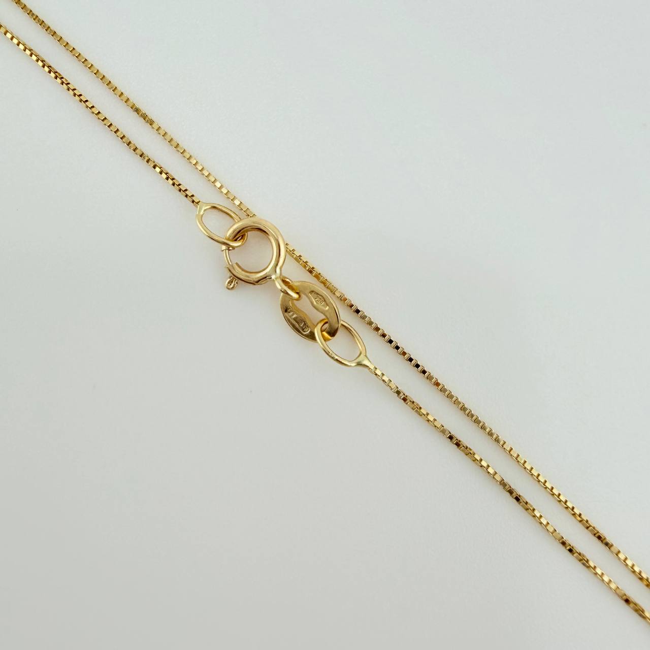 Set Cadena y Dije Veneciana + Virgen Guadalupe 1.35gr / 51.1cm / 0.43mm Oro Amarillo 18K (Oferta) $