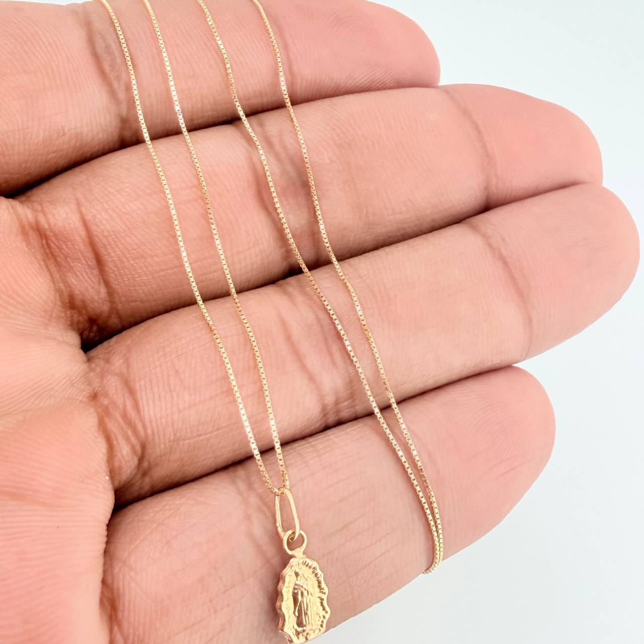 Set Cadena y Dije Veneciana + Virgen Guadalupe 1.2gr / 40.2cm / 0.52mm Oro Amarillo 18K (Oferta) &