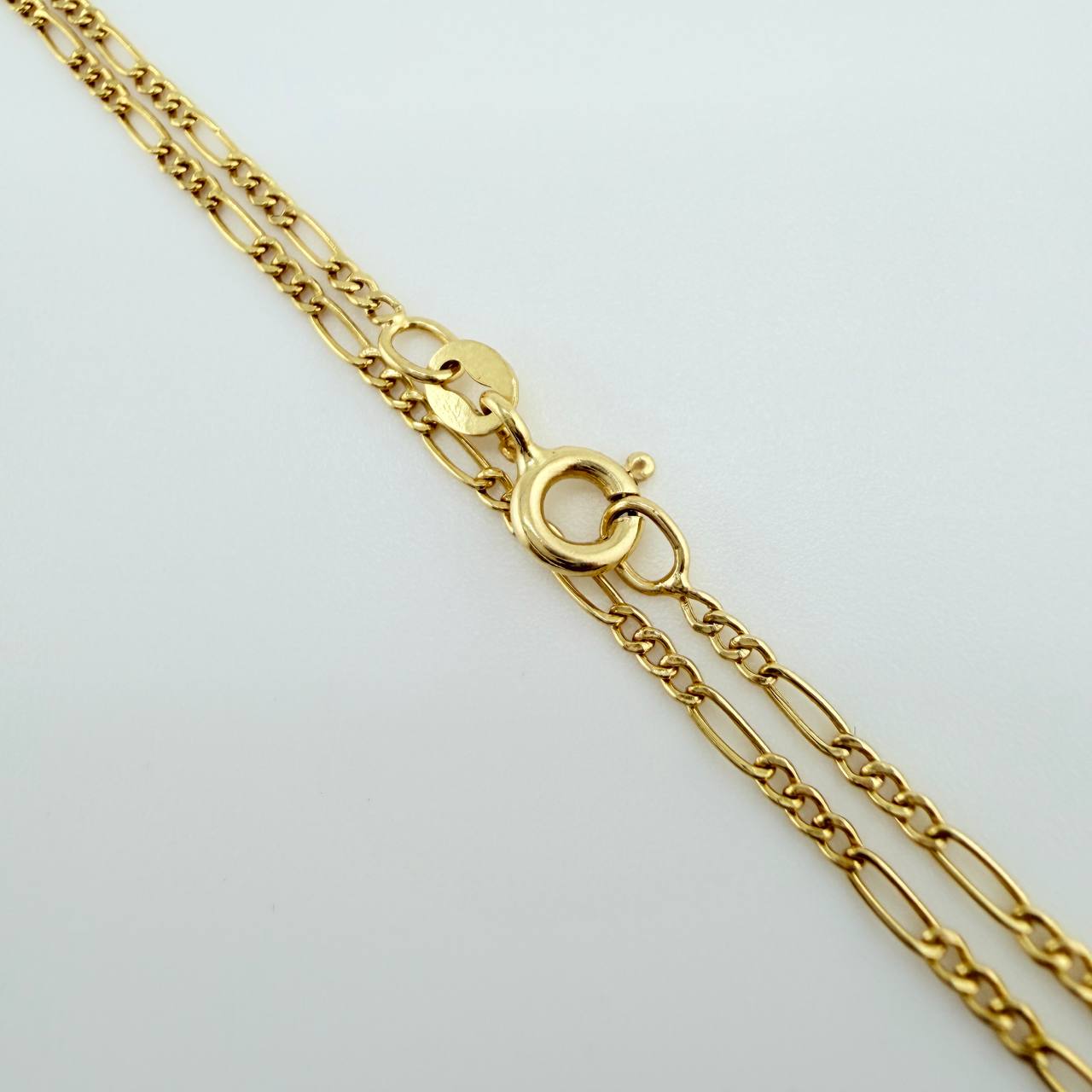 Set Cadena y Dije Figaro + Virgen Guadalupe 1.7gr / 50cm / 1.37mm Oro Amarillo 18K (Oferta) $