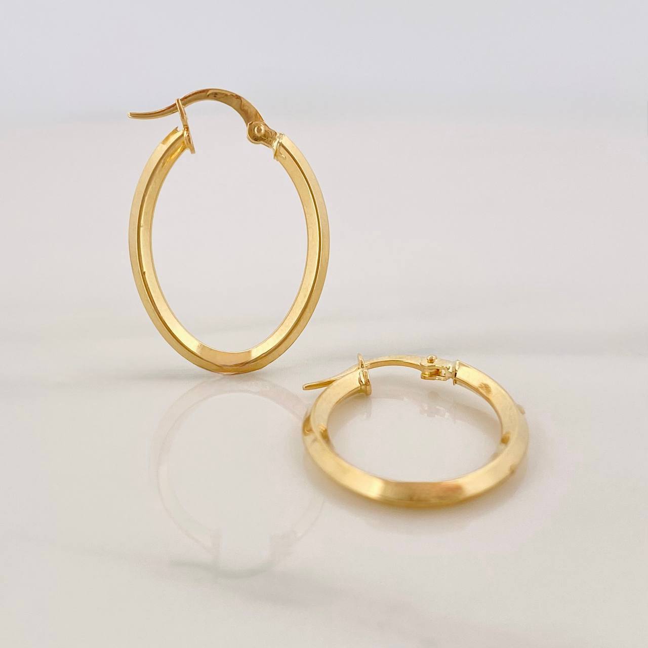 Candongas Clau Ovaladas 1.55g / 2.05cm Oro Amarillo 18K