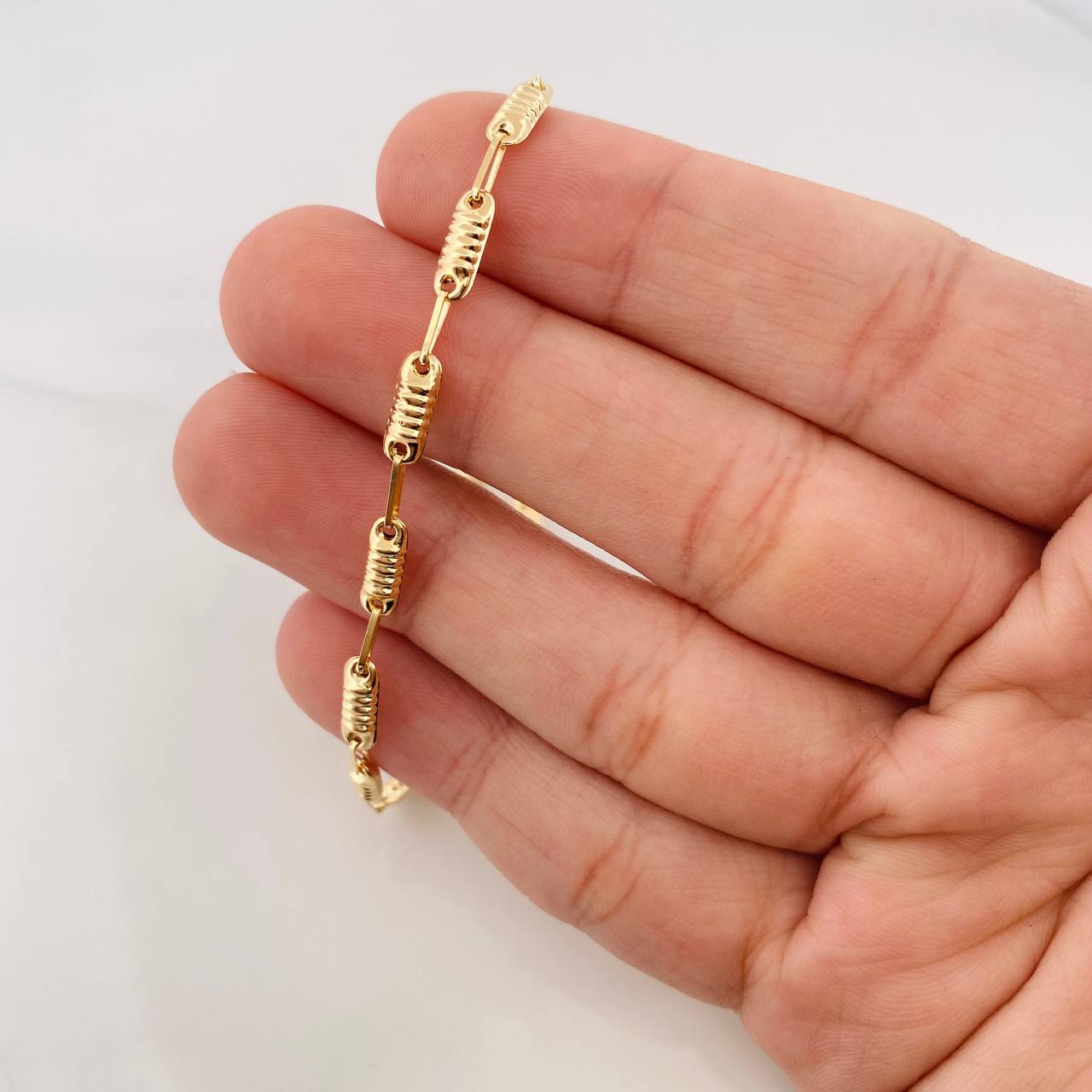 Tobillera Rustica Barril 3.75g / 25.05cm / 3.1mm Oro Amarillo 18K