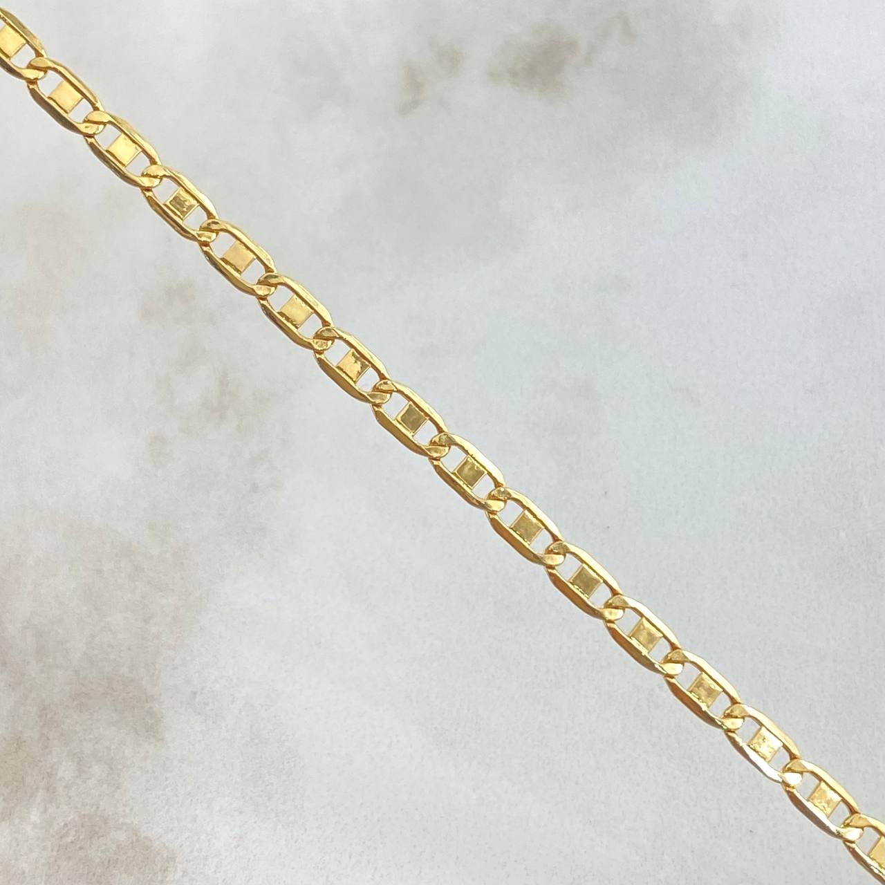 Pulso Plano 1.3gr / 19cm / 2.5mm Liso Oro Amarillo +3 18K