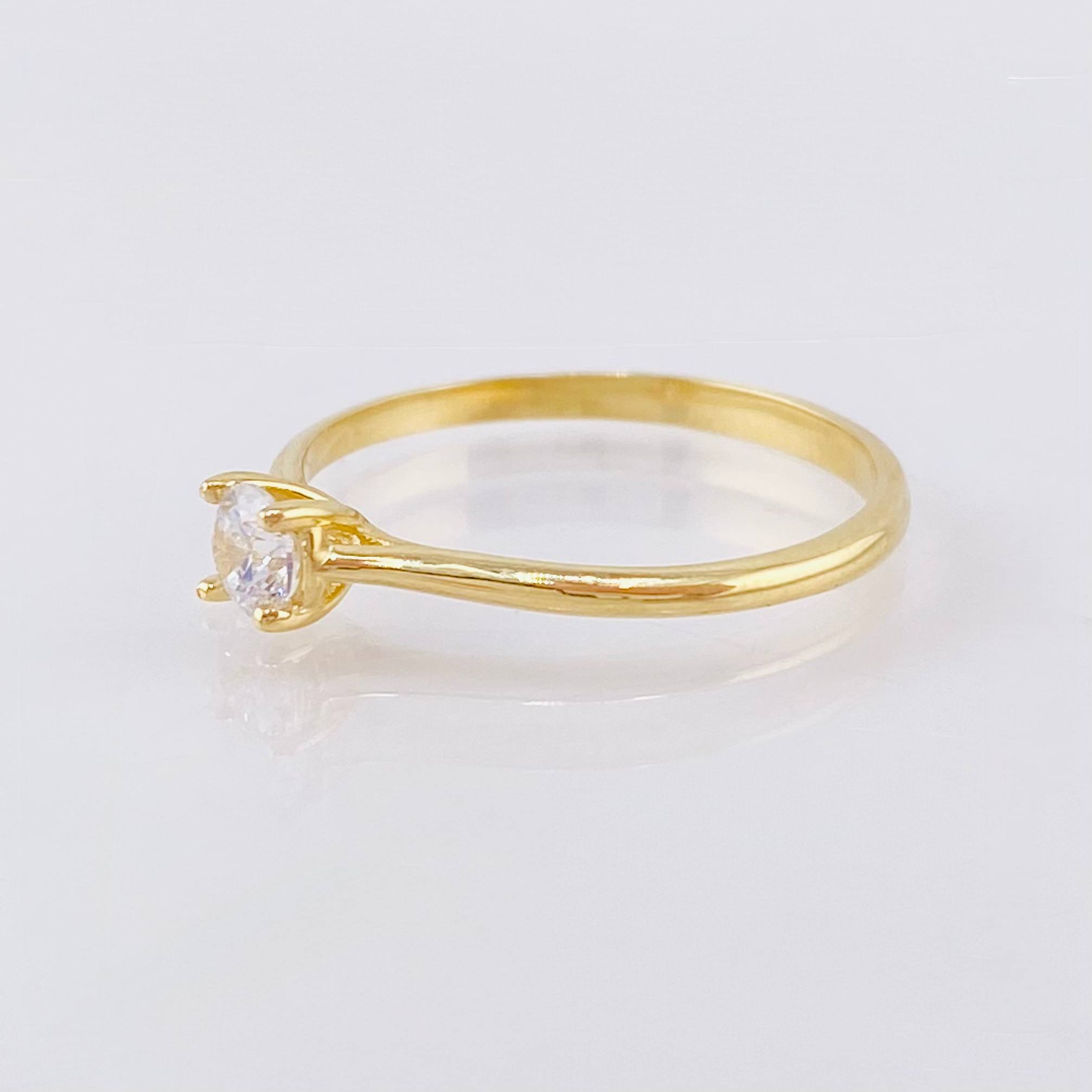 Anillo Solitario 1.6gr / T7 1/2 / Oro Amarillo 18K